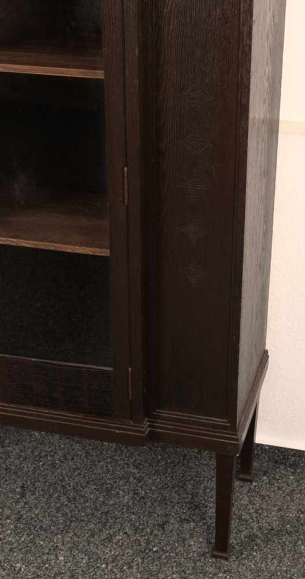 Eleganter Zierschrank/Vertiko mit Spiegelaufsatz. Jugendstil um 1910/20. Eiche massiv & furniert, - Bild 10 aus 16