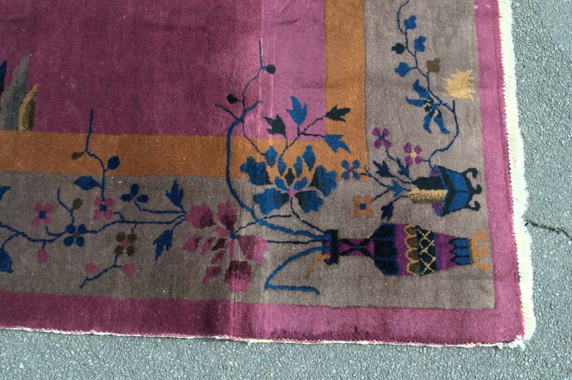 Älterer China-Teppich, ca. 270 x 345 cm, wohl 1. Hälfte 20. Jhd., lilafarbender Teppich mit - Image 5 of 12