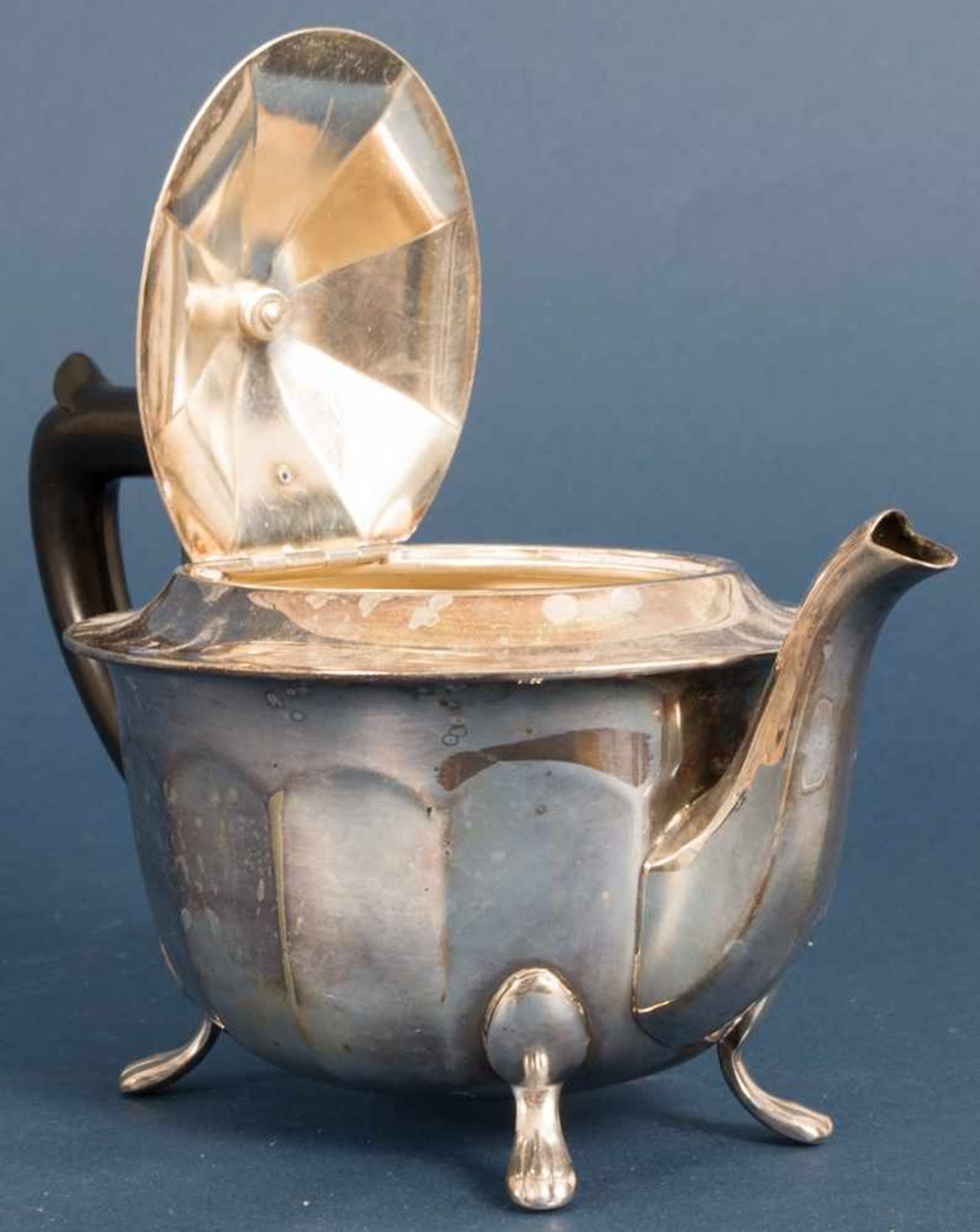 Englische Teekanne, EPNS = Electronic plated Nickel Silver, versilberter Korpus auf ausgestellten - Bild 4 aus 10