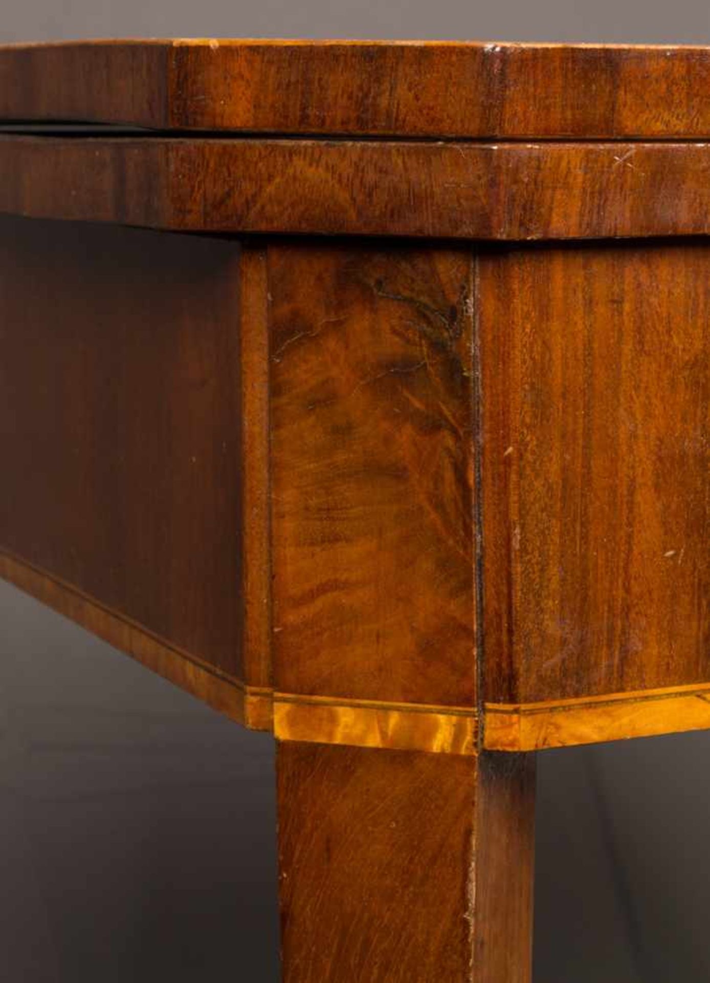 Eleganter Konsoltisch, Biedermeier um 1820, Mahagoni massiv u. furniert; unterer Abschluss des - Bild 3 aus 22