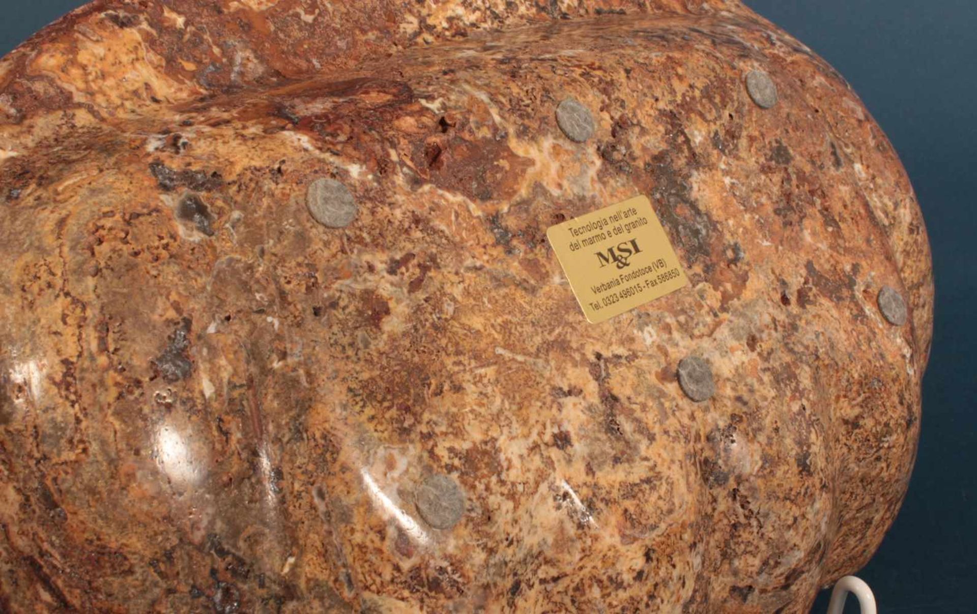 Polierte Mineralstein-Seifenablage in Muschelform, ca. 22 x 32 cm. Bodenseitiger Aufkleber bez. " - Bild 5 aus 5