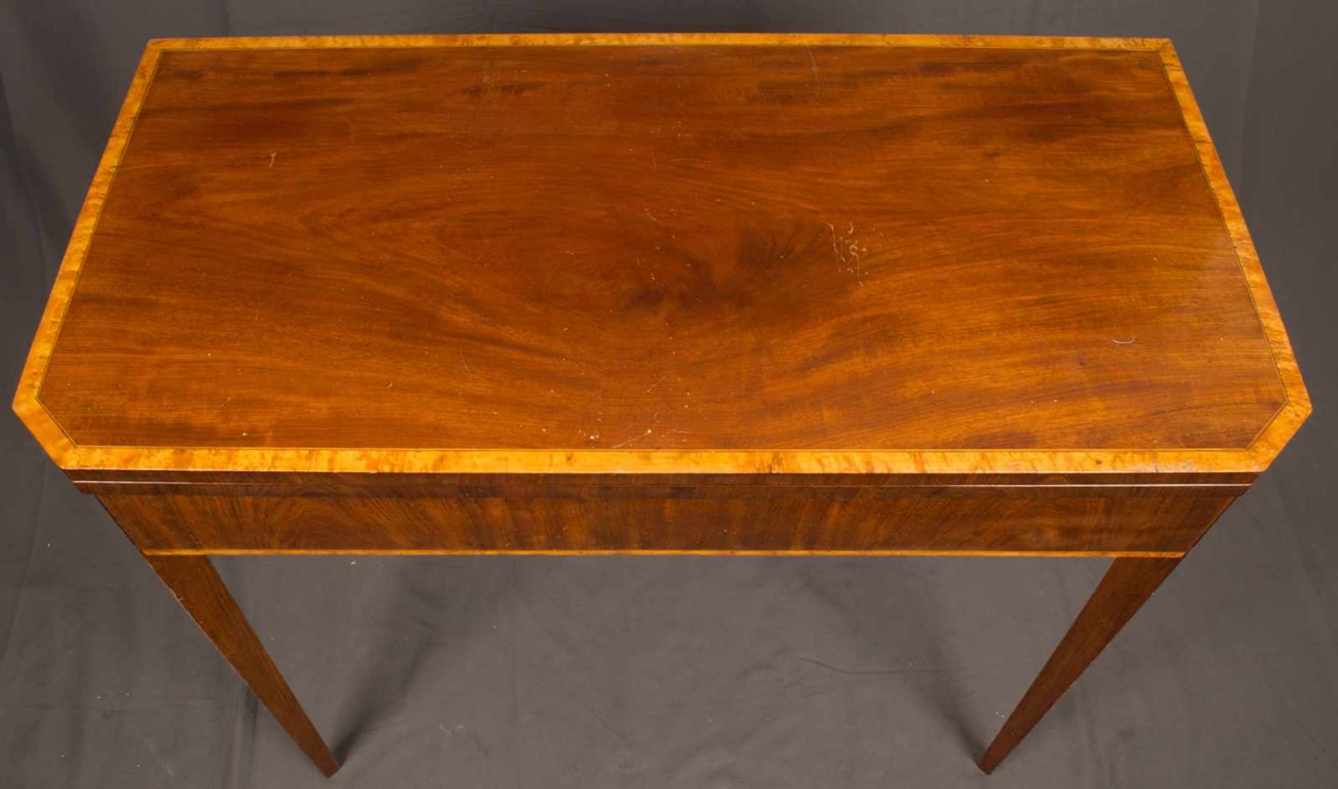 Eleganter Konsoltisch, Biedermeier um 1820, Mahagoni massiv u. furniert; unterer Abschluss des - Bild 5 aus 22