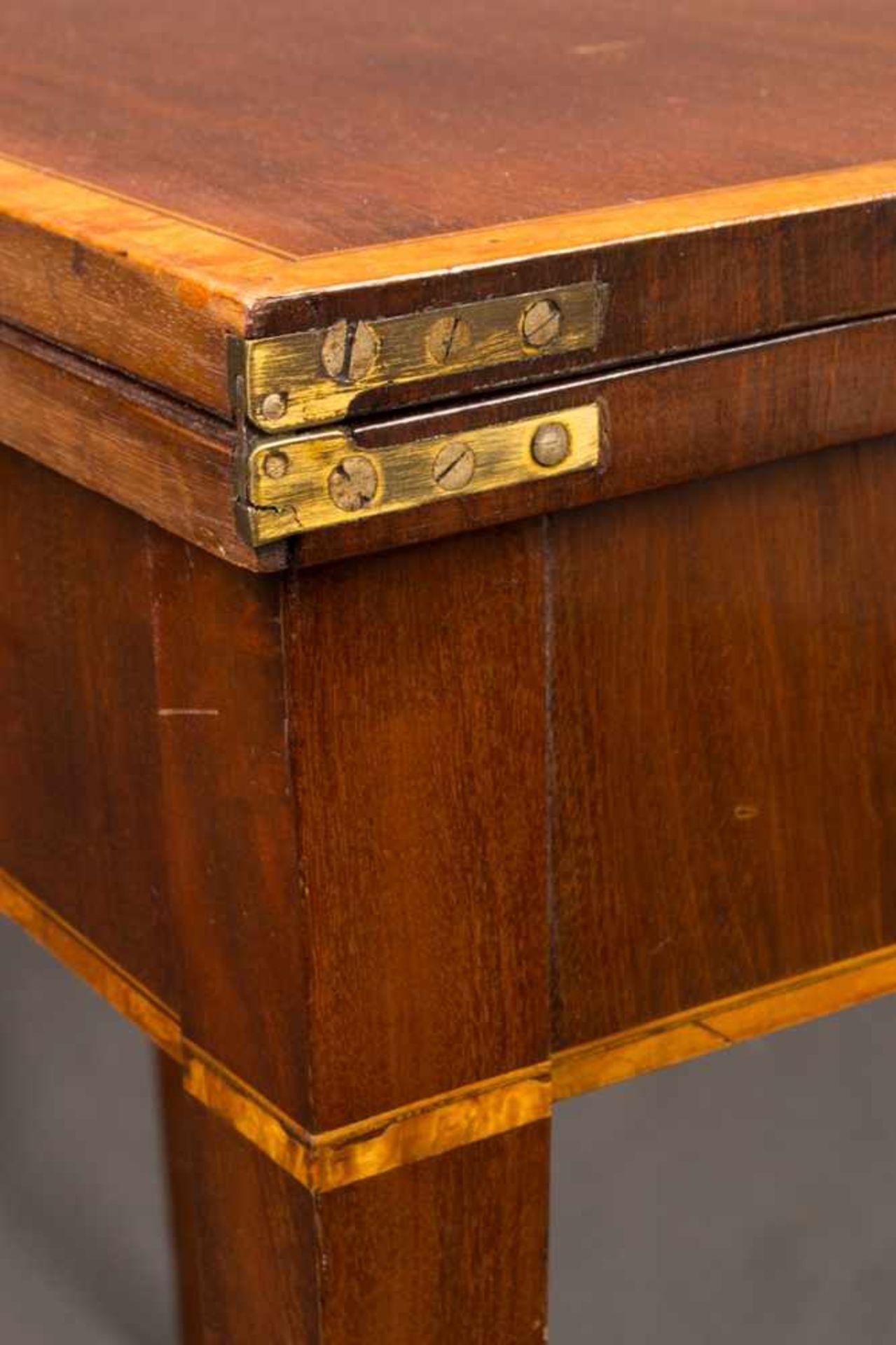 Eleganter Konsoltisch, Biedermeier um 1820, Mahagoni massiv u. furniert; unterer Abschluss des - Bild 9 aus 22