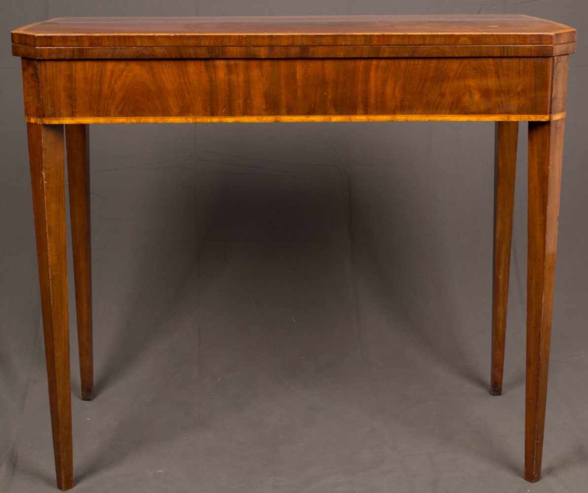 Eleganter Konsoltisch, Biedermeier um 1820, Mahagoni massiv u. furniert; unterer Abschluss des