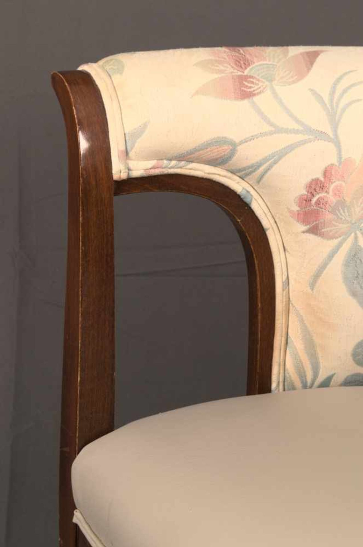 Wiener Polstersessel, hufeisenförmiges, gepolstertes Sesselgestell mit geraden, knatigen Beinen (die - Image 14 of 19