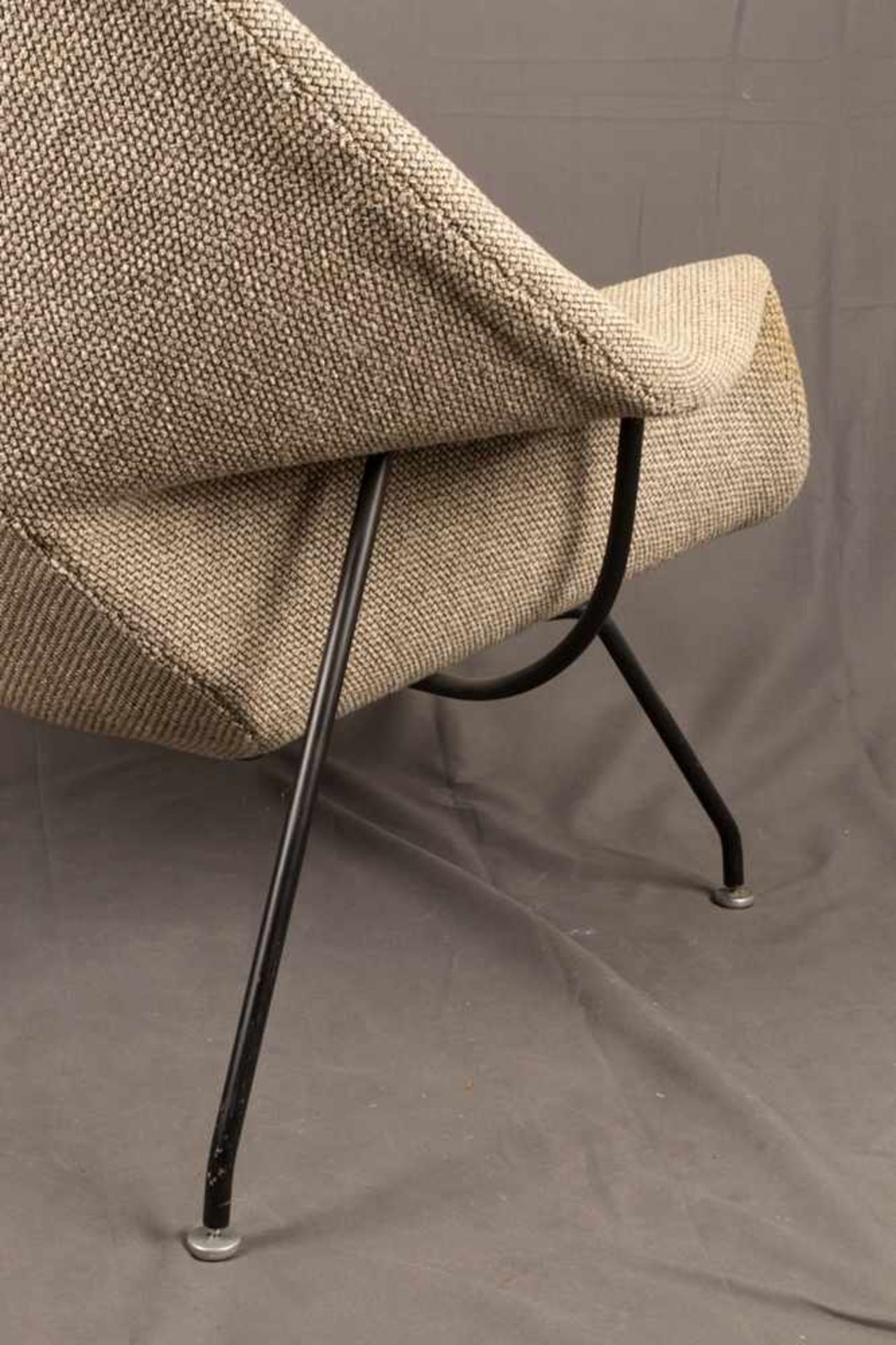 "WOMB" - Chair & Ottomane, designed by Eero Saarinen (1910 - 1961), Hersteller (wohl) Knoll - Bild 9 aus 16