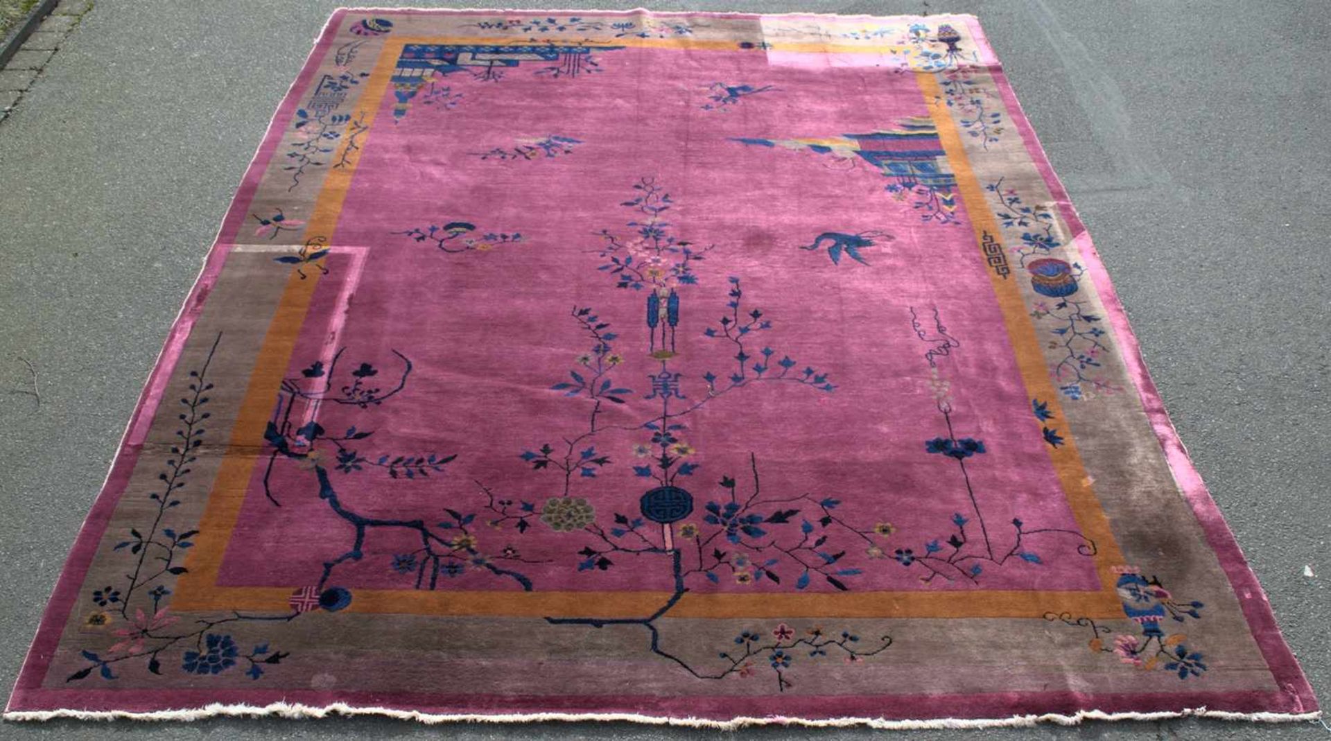 Älterer China-Teppich, ca. 270 x 345 cm, wohl 1. Hälfte 20. Jhd., lilafarbender Teppich mit - Image 6 of 12