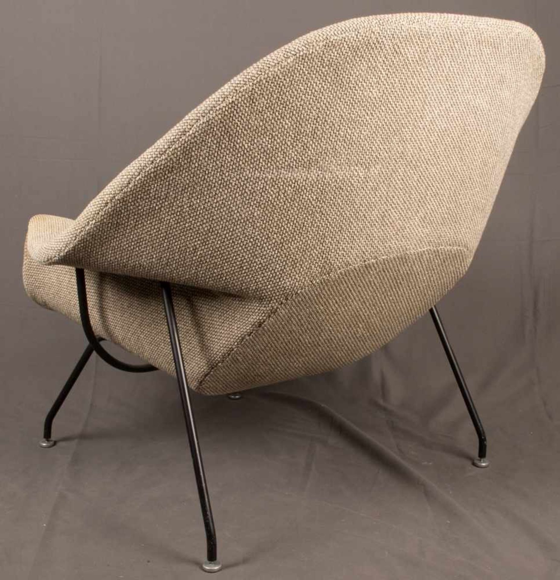 "WOMB" - Chair & Ottomane, designed by Eero Saarinen (1910 - 1961), Hersteller (wohl) Knoll - Bild 7 aus 16