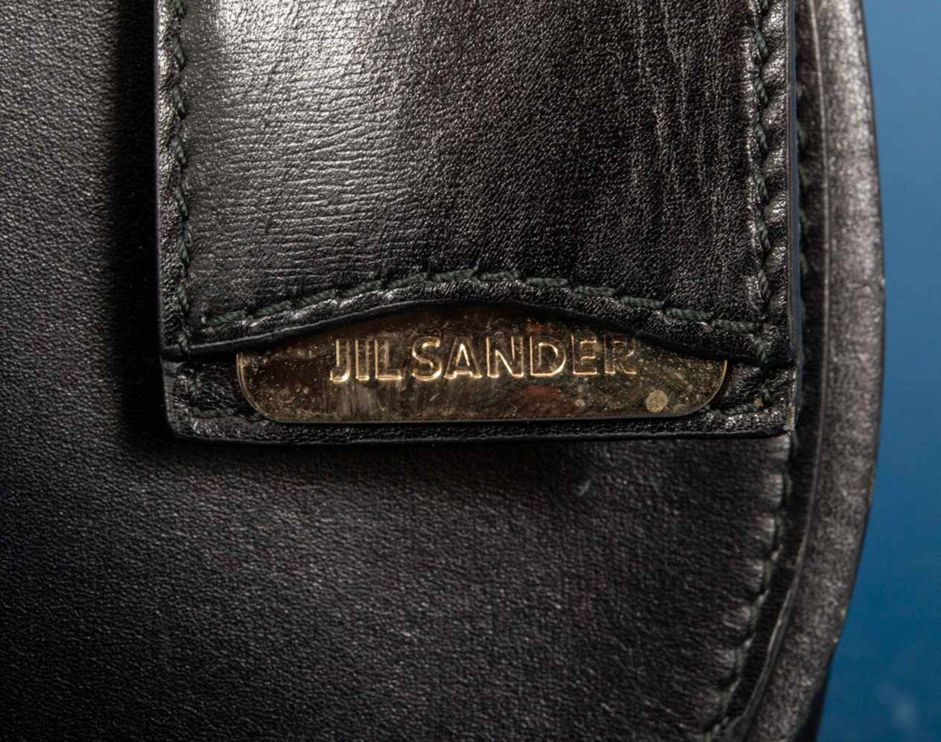 JIL SANDER - Damenhandtasche/Umhängetasche, schwarzes Leder mit polierten Messing-Beschlägen/ - Bild 2 aus 9