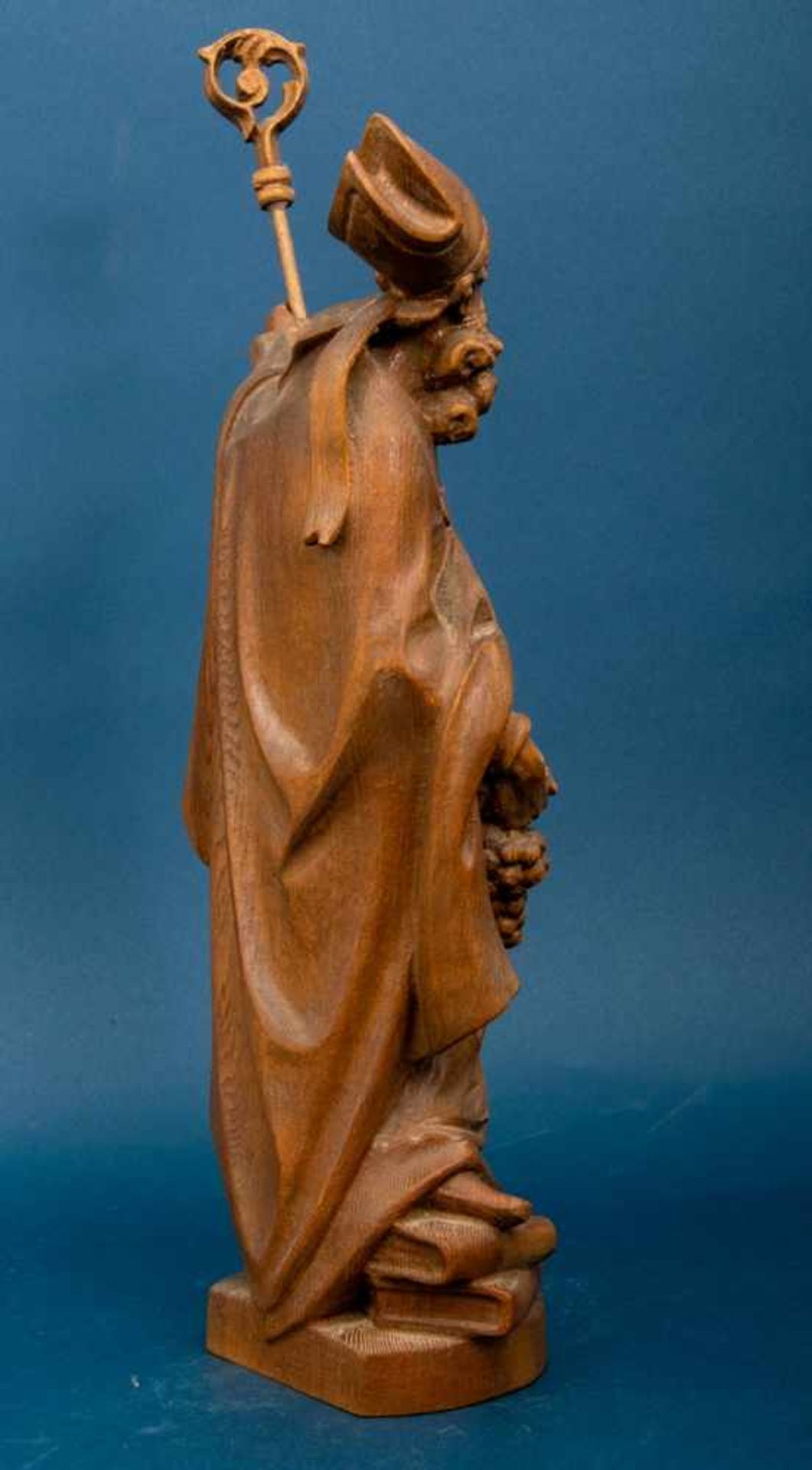 "Heiligenfigur / Kardinal", ungefasste alpenländische Holzschnitzarbeit, mehrteilige Fertigung; - Bild 7 aus 7