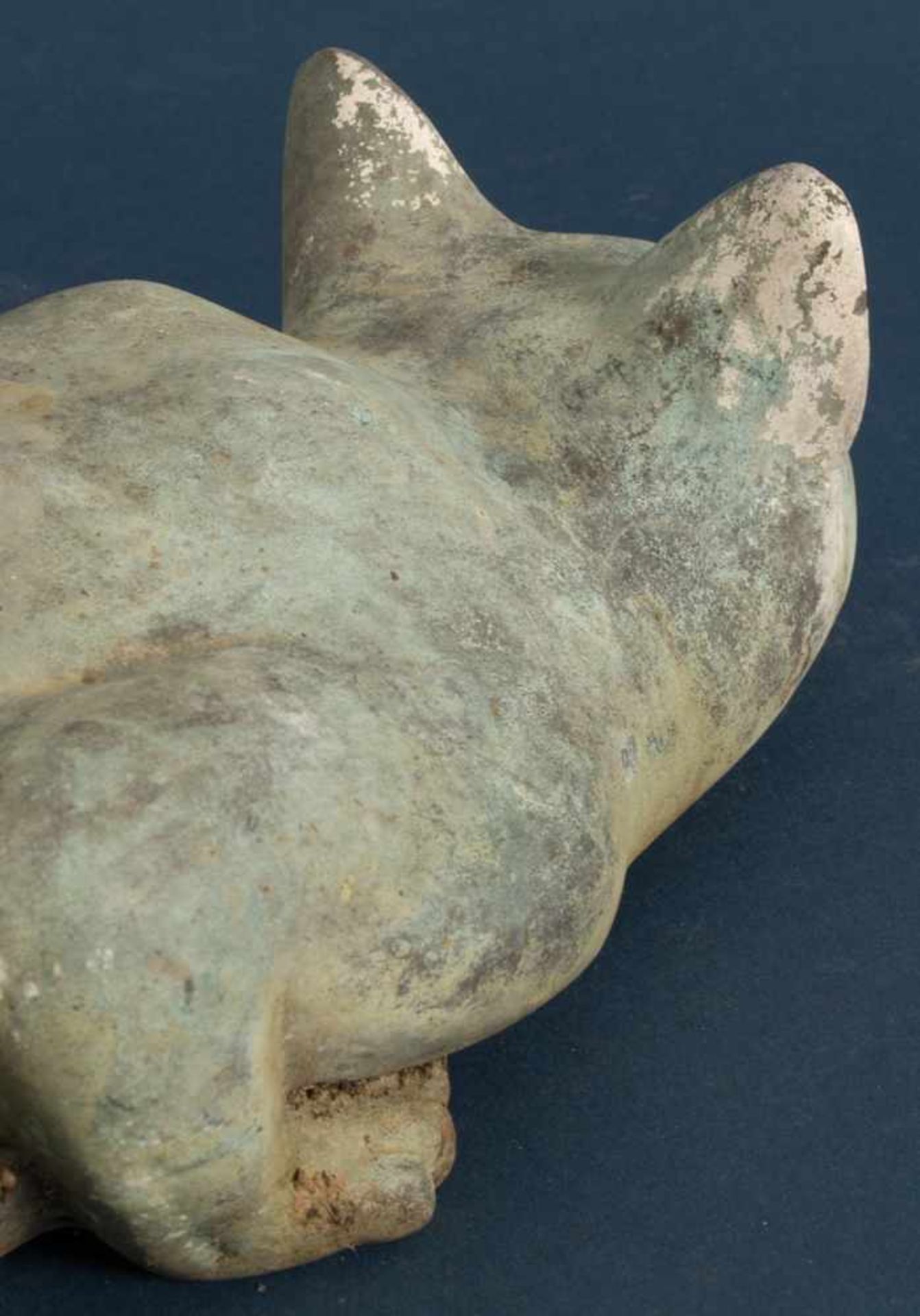"Anpirschende, lauernde Katze" - Messing oder Bronze, Länge ca. 37 cm, grünlich - bläuliche - Image 6 of 12