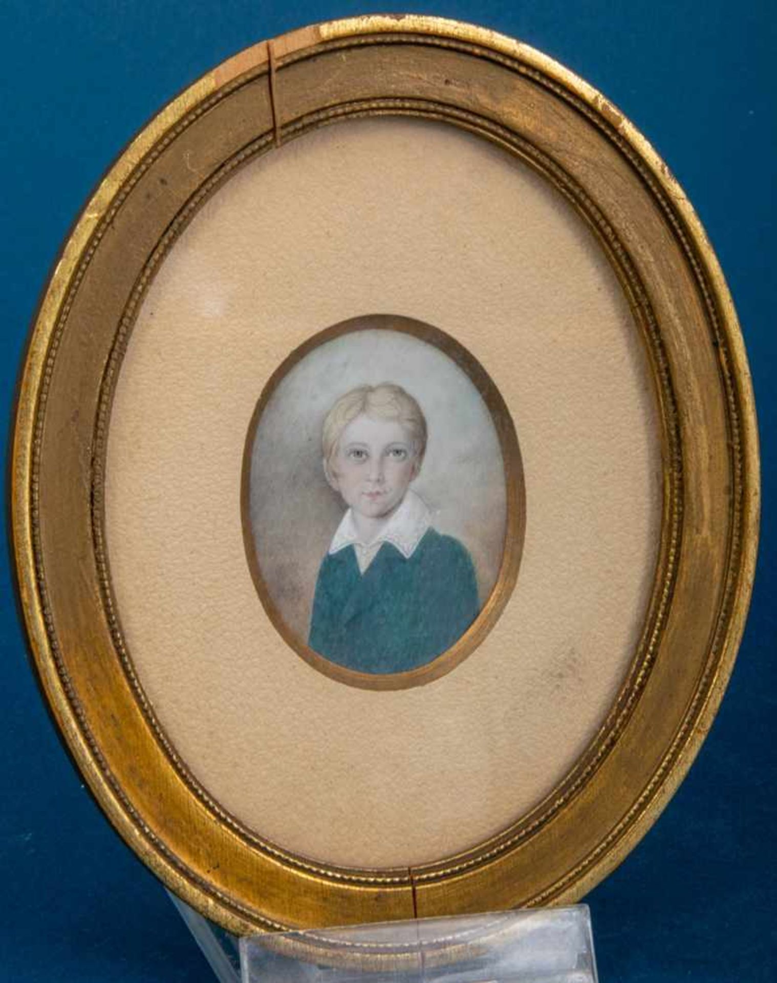 Miniatur eines Knaben um 1820, hinter Glas gerahmte Gouache auf Elfenbein, ca. 57 x 45 mm, Rahmen