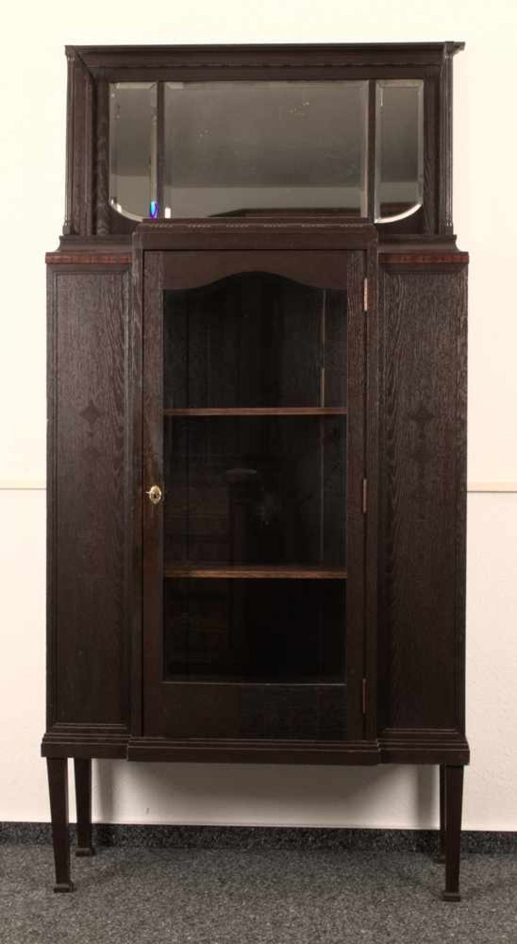 Eleganter Zierschrank/Vertiko mit Spiegelaufsatz. Jugendstil um 1910/20. Eiche massiv & furniert, - Bild 2 aus 16