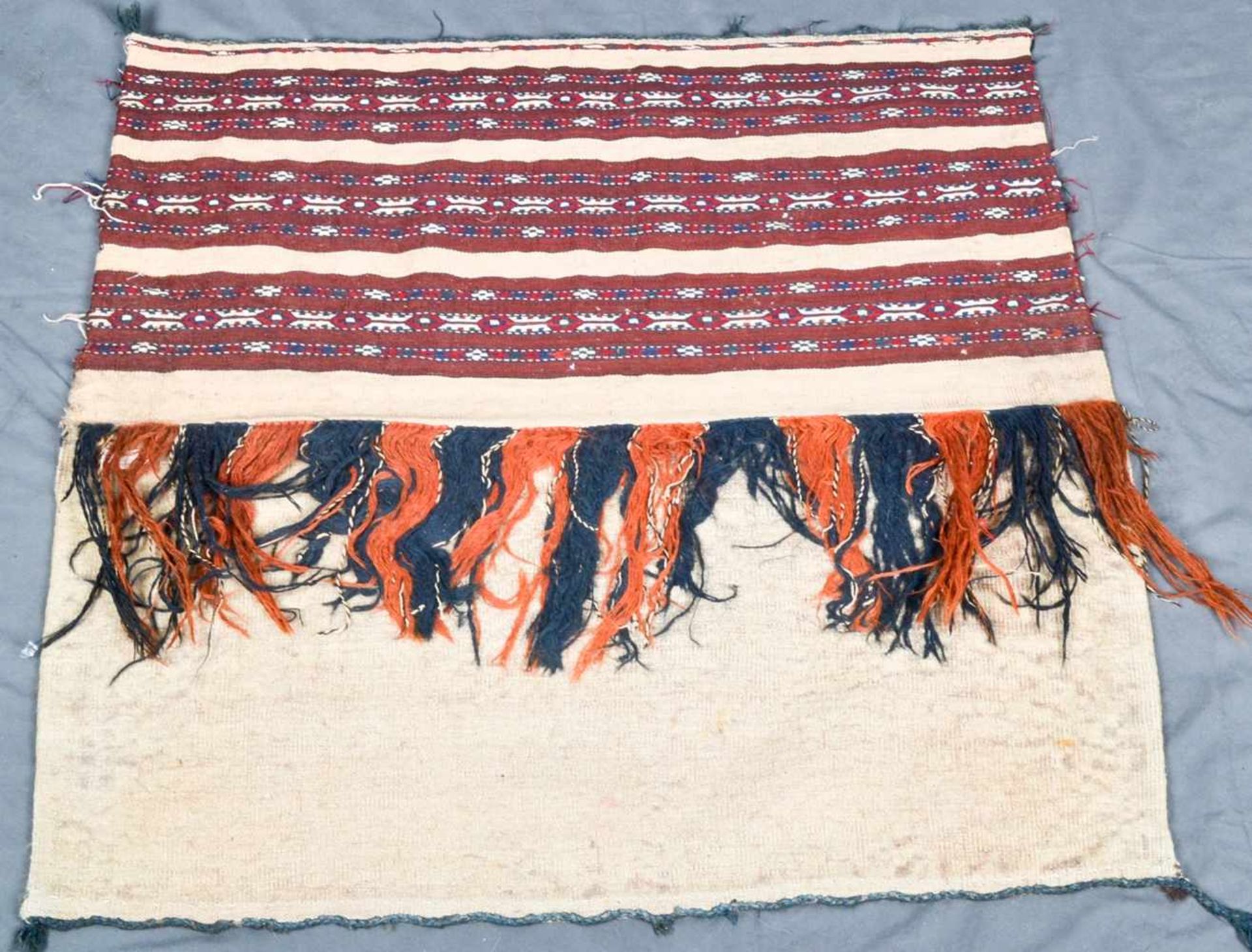 3teiliges Konvolut "alte und antike" Teppiche, bestehend aus drei versch. Kelim bzw. Flachgewebe- - Image 8 of 14