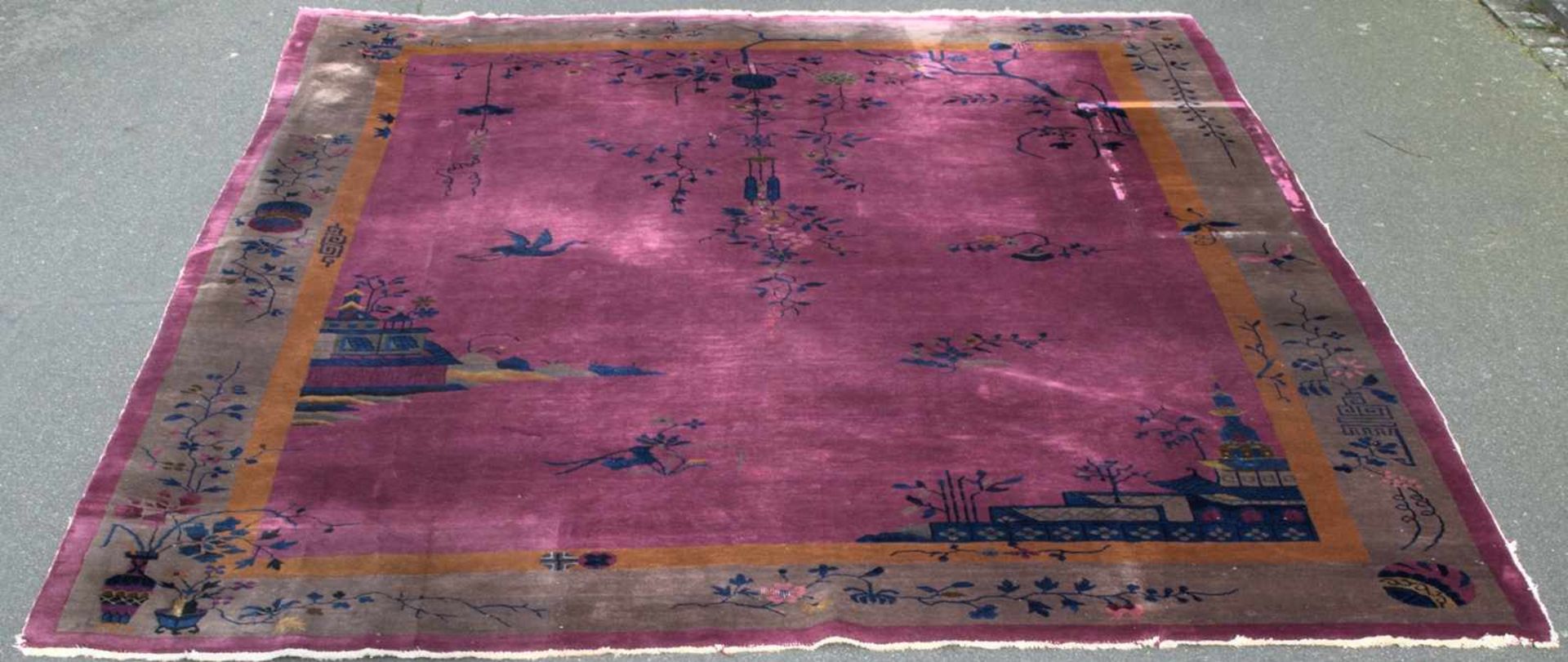 Älterer China-Teppich, ca. 270 x 345 cm, wohl 1. Hälfte 20. Jhd., lilafarbender Teppich mit - Image 7 of 12