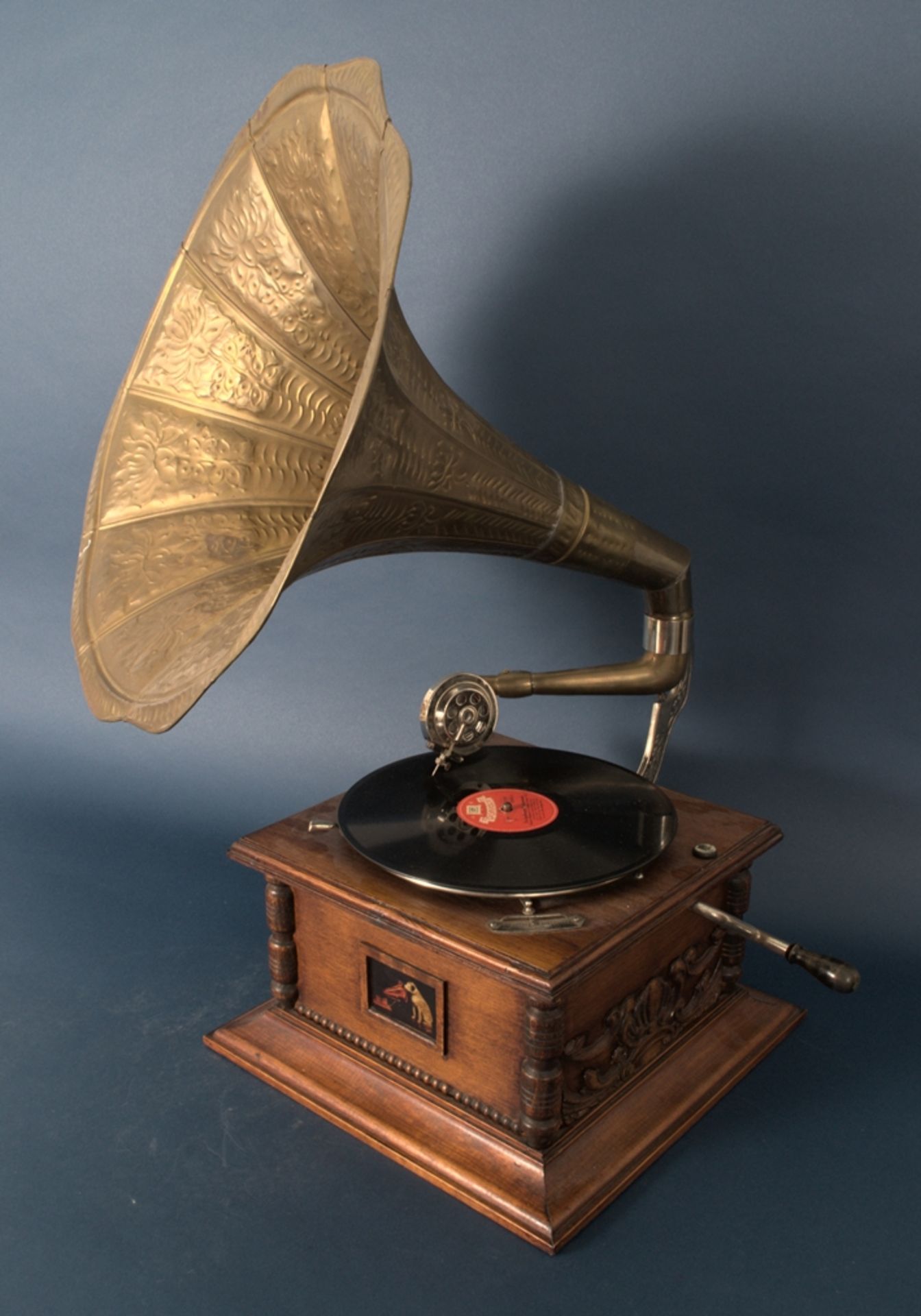 Spielbereites, nostalgisches Trichtergrammophon/Reproduktion eines frühen Schallplattenspielers - Bild 11 aus 19