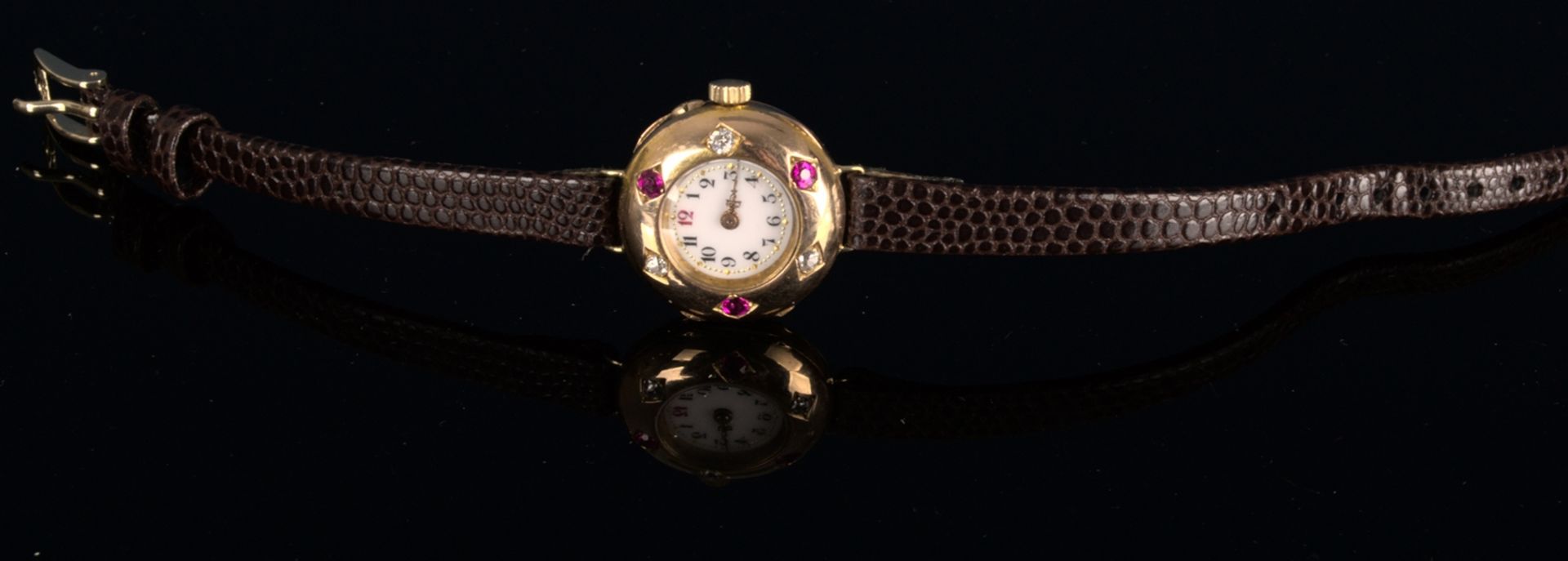 Elegante, frühe Damenarmbanduhr, um 1900, rundes, an der Oberseite gewölbtes, massives 585er - Bild 2 aus 9