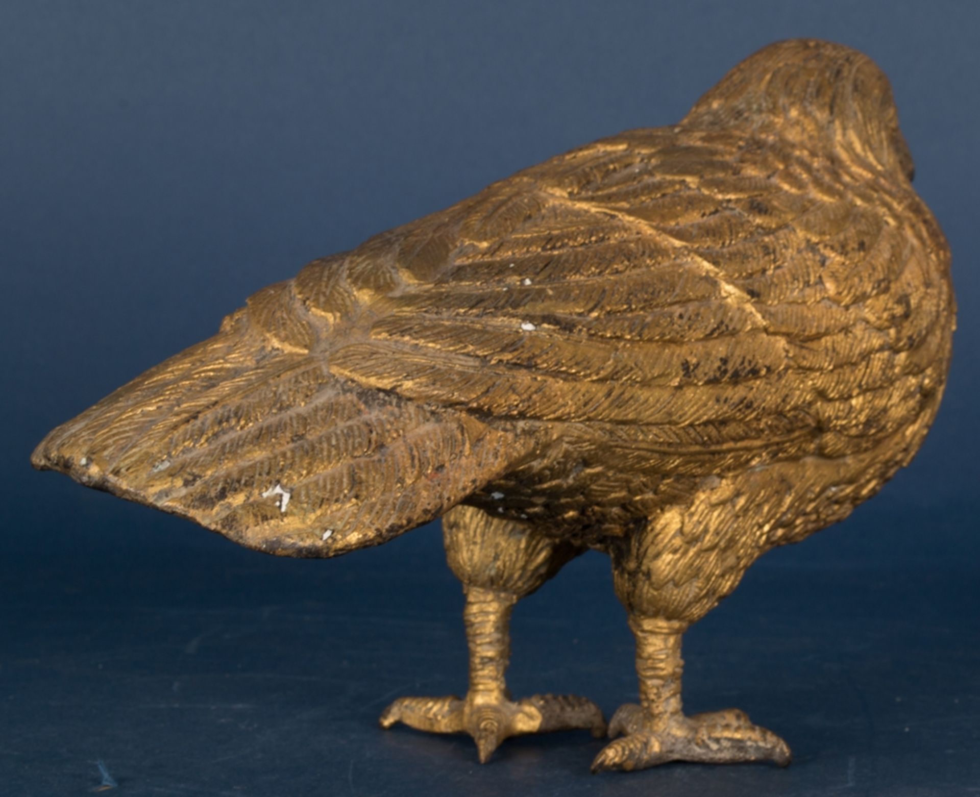 "TAUBE" - Goldbronzierter Metallguss eines stehenden Vogels. Ungemarkt/unbezeichnet. Höhe ca. 16,5 - Bild 4 aus 7