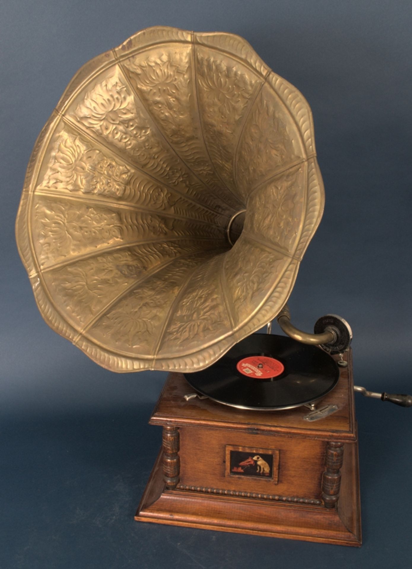 Spielbereites, nostalgisches Trichtergrammophon/Reproduktion eines frühen Schallplattenspielers - Bild 8 aus 19