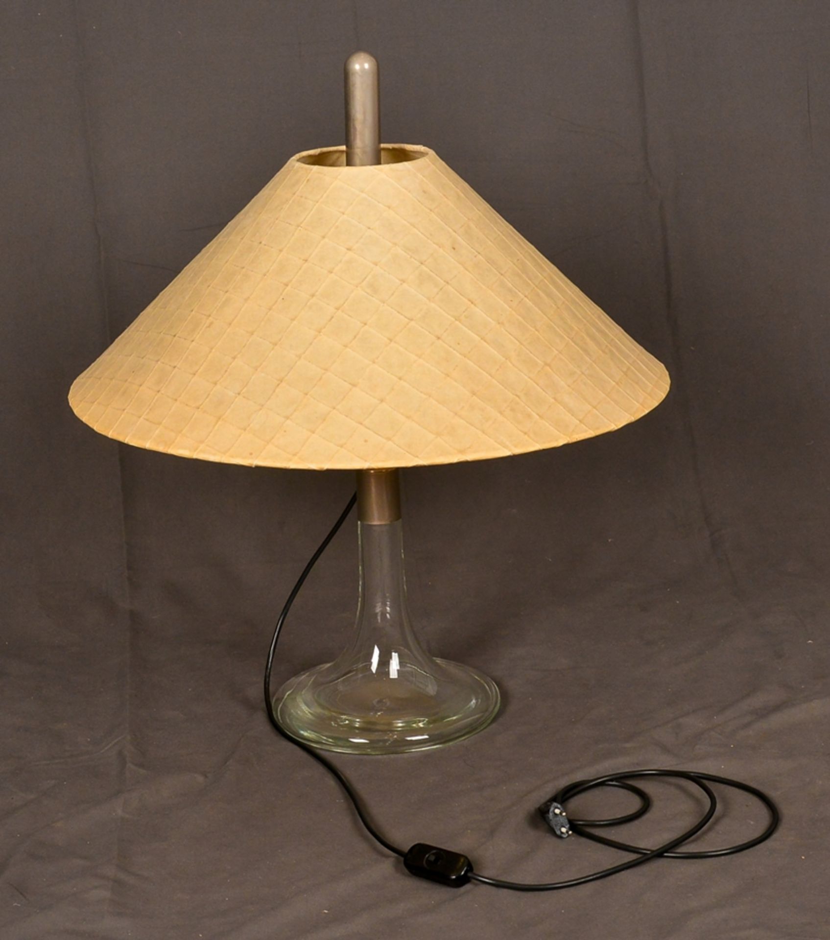 Gläserne Tischlampe, wohl 1960er/70er Jahre, zweiflammige Fassung, Elektrifizierung ungemarkt. - Bild 3 aus 3