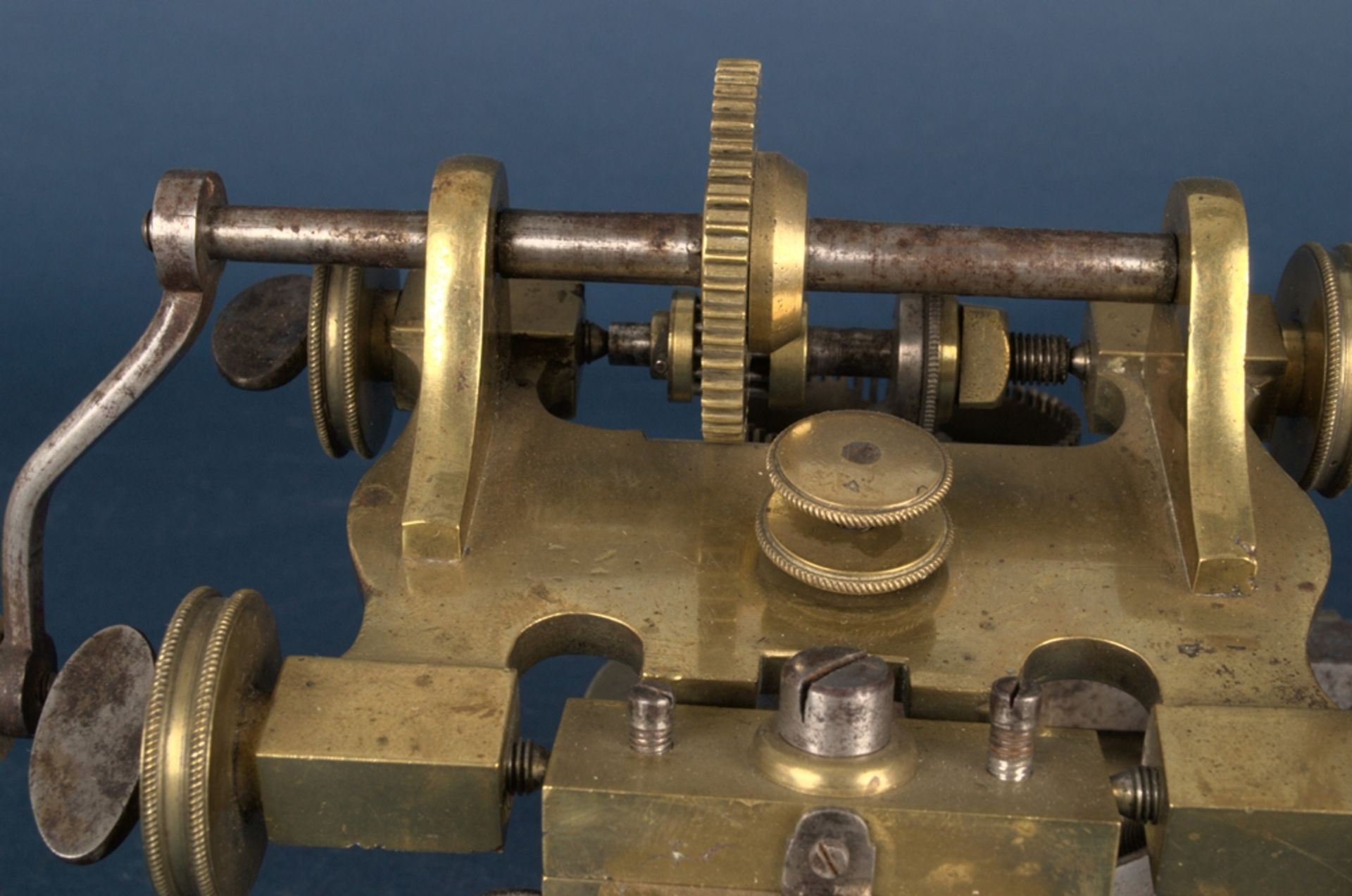 Zahnradfräsmaschine/Zahnräderschneidemaschine, frühes Uhrmacherwerkzeug, deutsch Mitte 18. Jhd., - Image 6 of 29