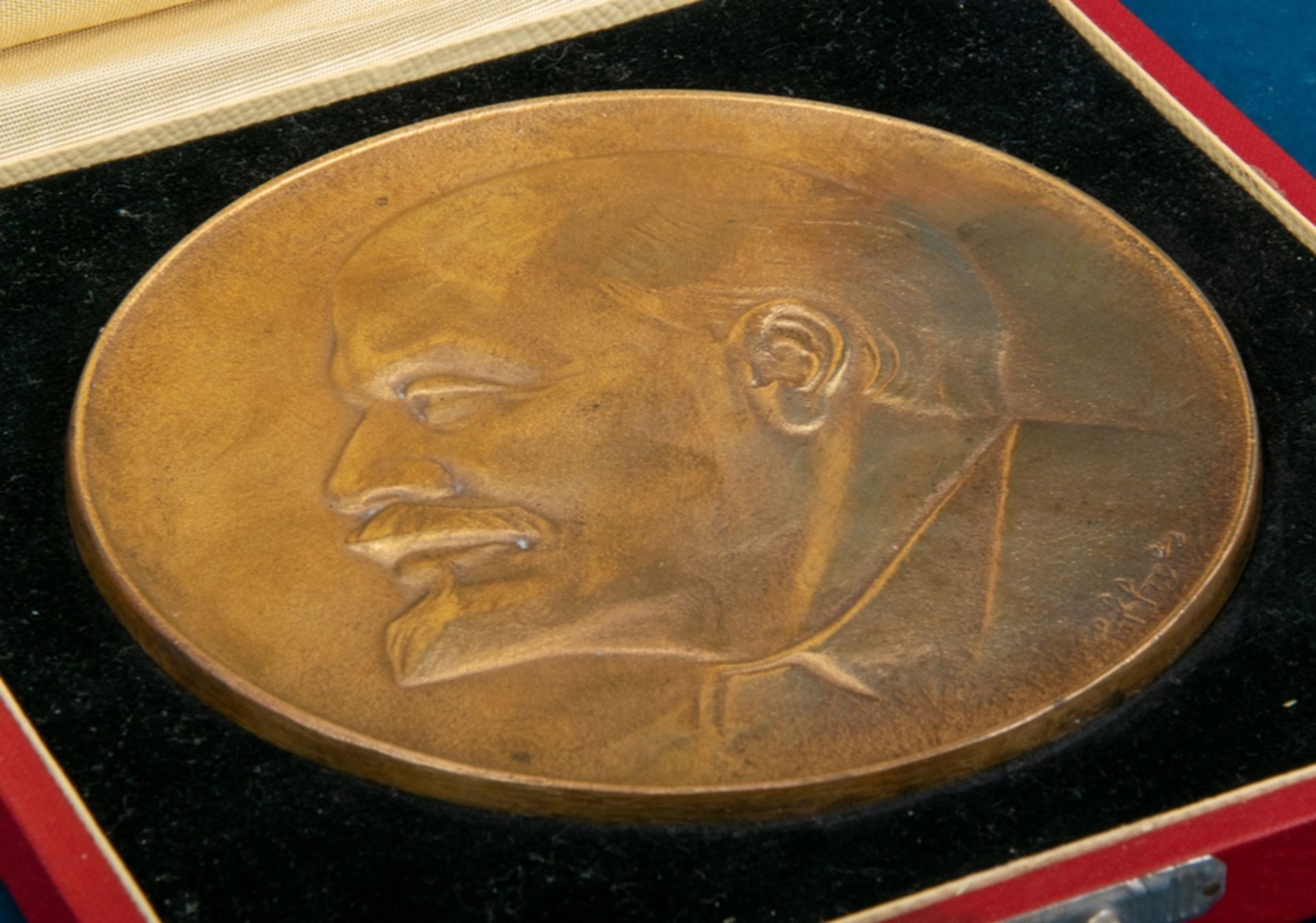 Große Gedenkmedaille "W. I. LENIN", Bronze, Durchmesser ca. 120 mm., ca. 290 gr. Im orig. - Bild 6 aus 7