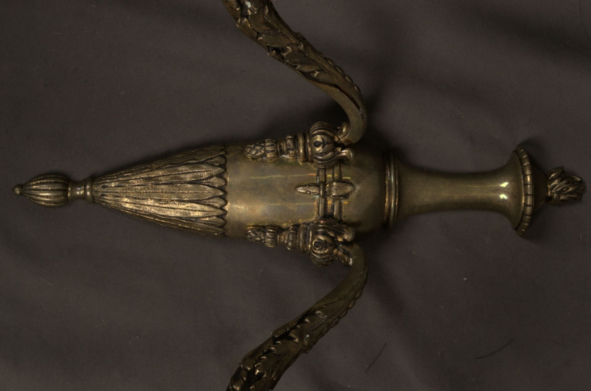 Paar Wandlampen/Wandappliken, im Louis XVI-Stil. Messing. Höhe ca. 33 cm, Breite ca. 39 cm, - Bild 6 aus 6