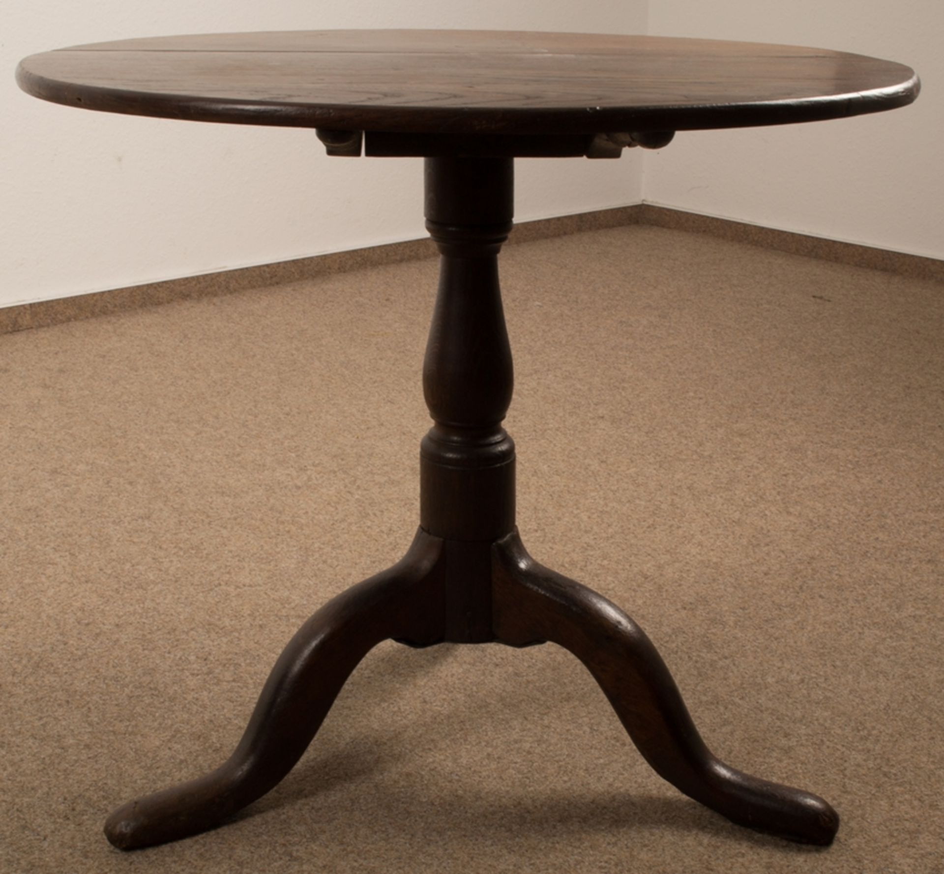 Antiker "Tripod-Table", England, 19. Jhd., dreibeiniges Tischgestell (Ulme oder Eiche) mit - Bild 3 aus 7