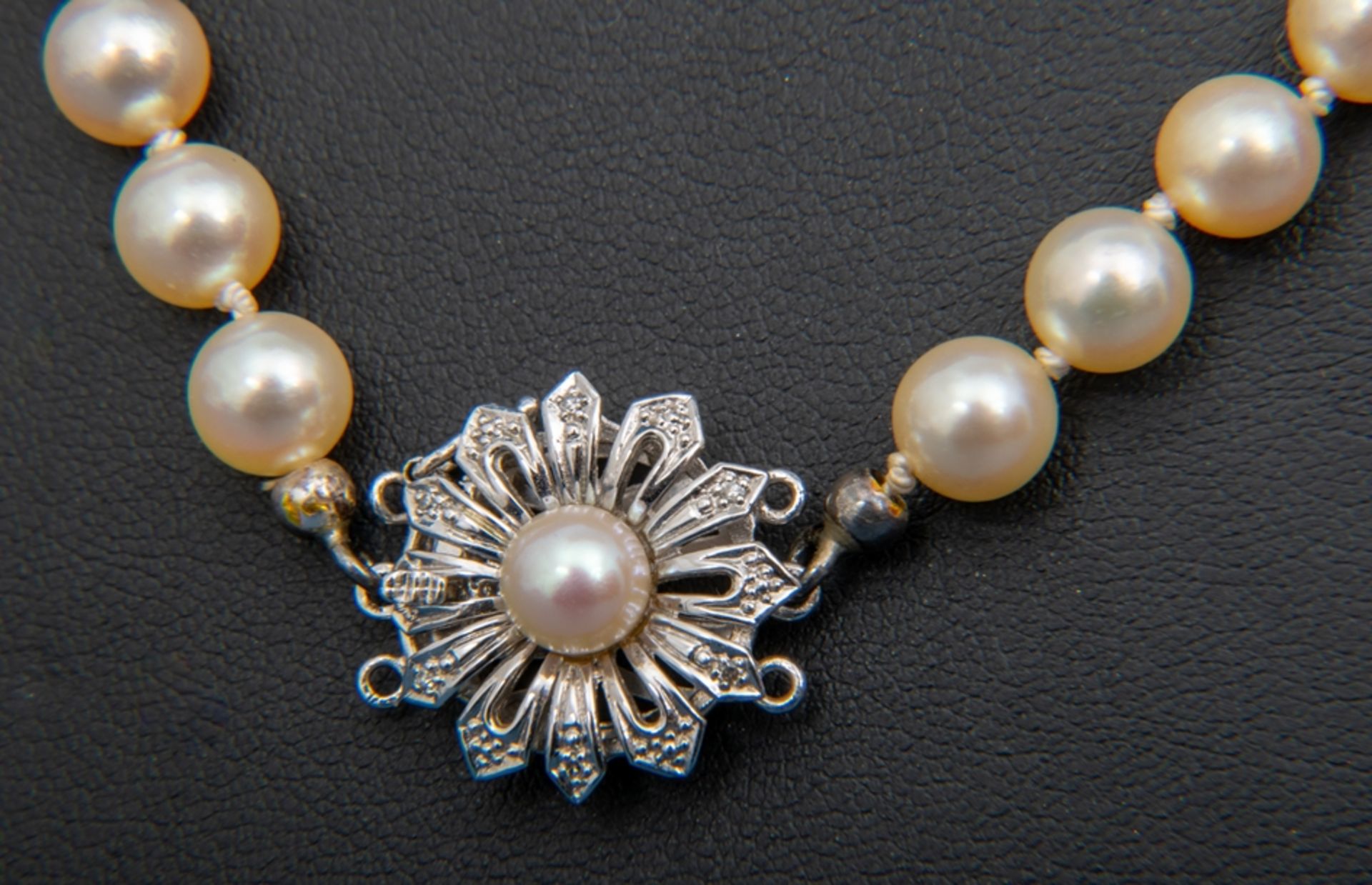 Perlenkette/Zuchtperlen mit champagnerfarbigem Lüster, Länge ca. 92 cm, 585er Weißgold - Bild 2 aus 6