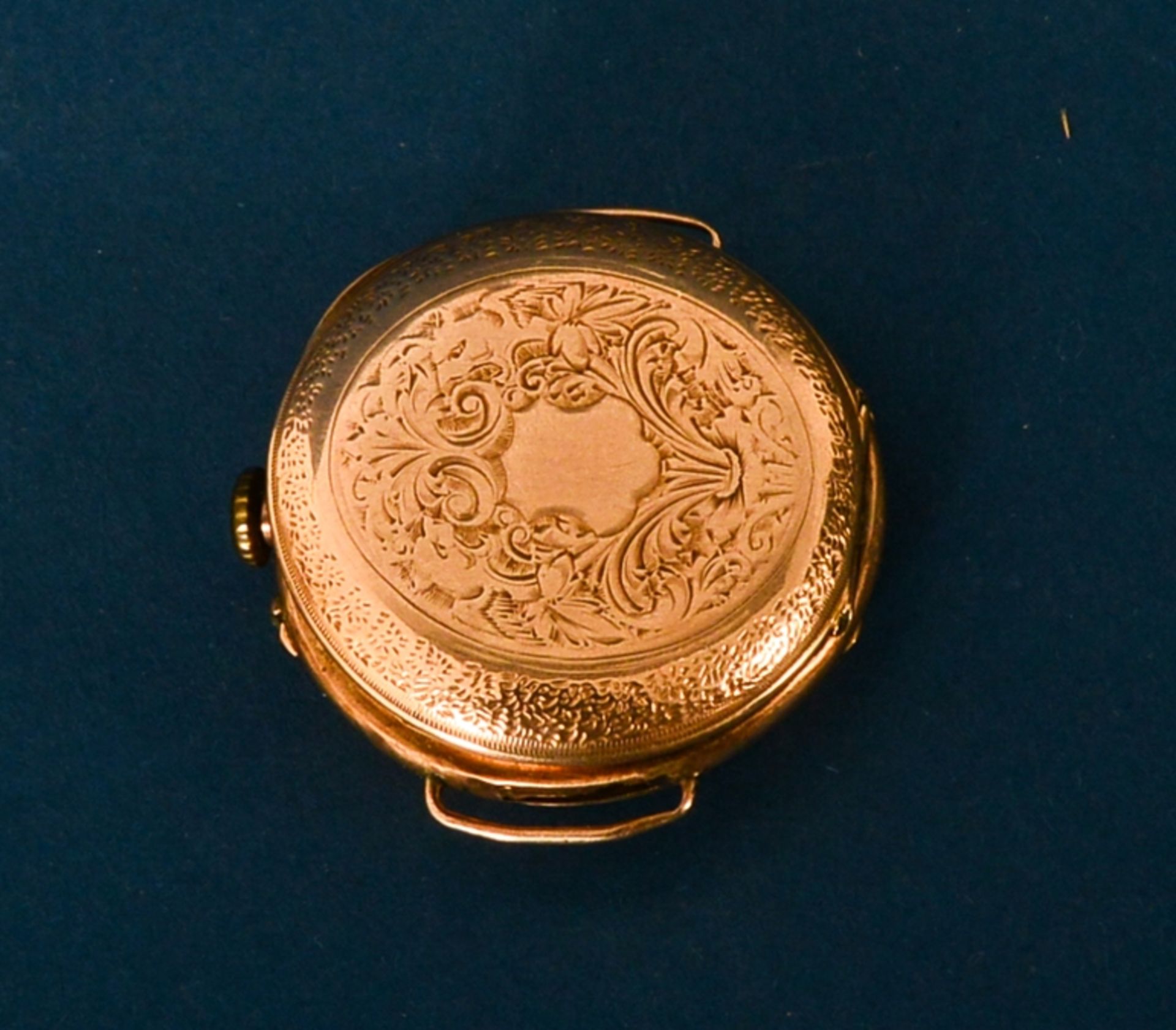 Frühe Damenarmbanduhr, um 1900. Aufwändig gestaltetes 585er Gelbgoldgehäuse, Durchmesser ca. 30 - Image 2 of 7