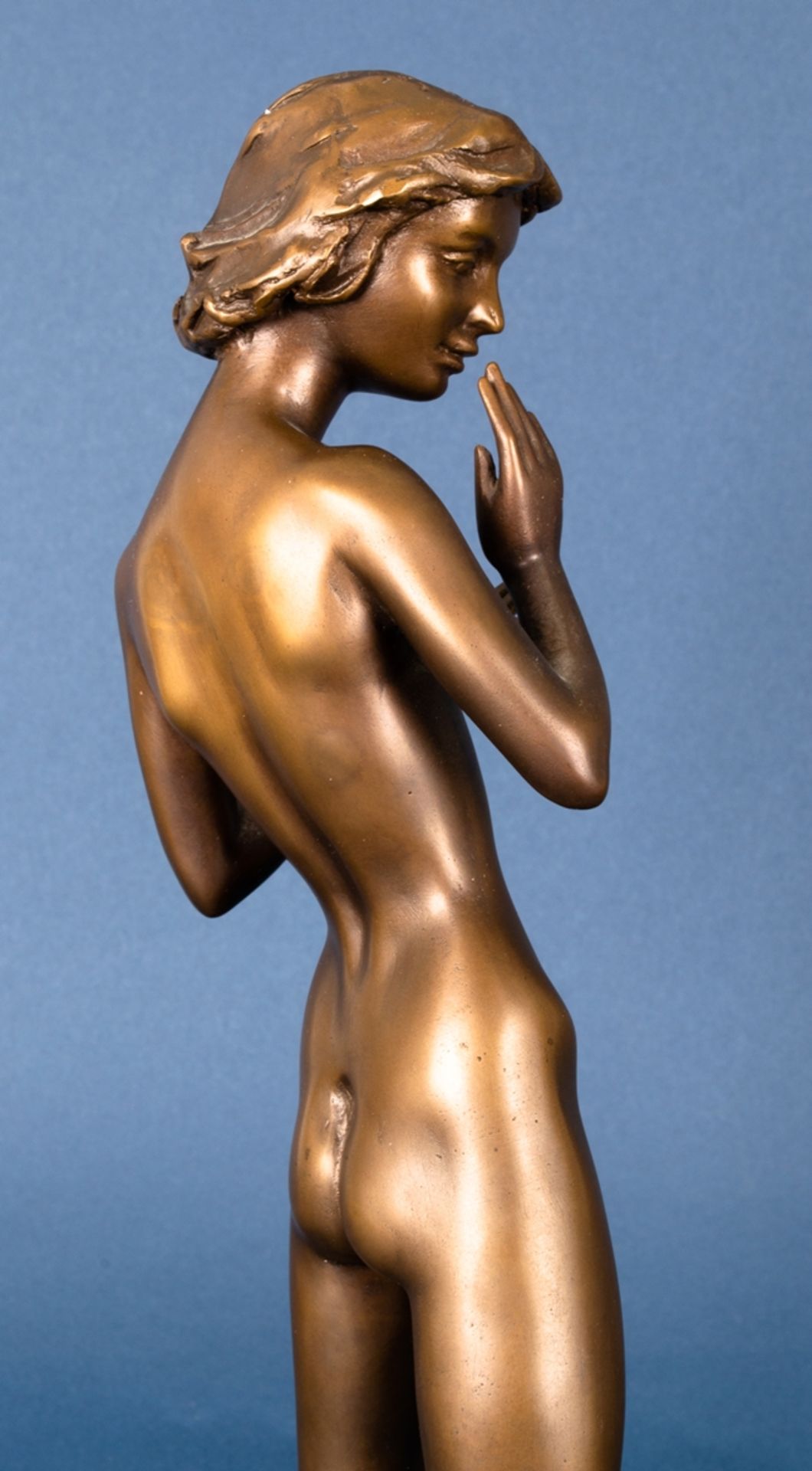 Prof. Erwin A. Schinzel (1919 - 2018) "JUNGE BLÜTE" (Original Titel). Bronze Skulptur einer nackten, - Bild 8 aus 13