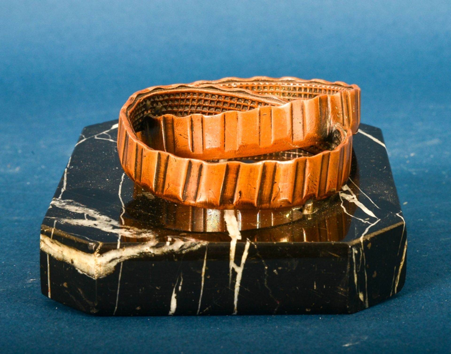 Paar ineinander verschlungener Granathülsen-Ringe aus erbeuteter Feindbronze, patriotische - Image 3 of 3