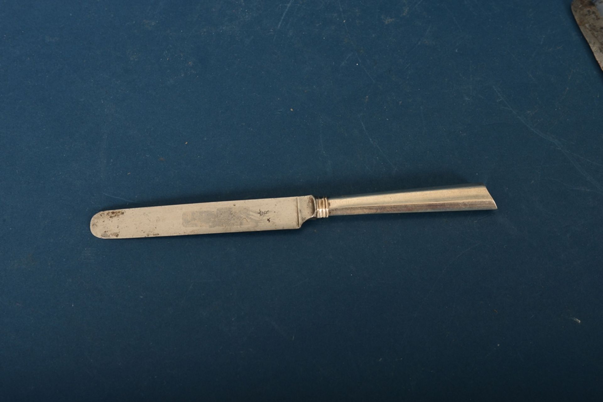 6 antike Obstmesser, deutsch um 1800/20, Silber geprüft. Länge je ca. 20 cm. Klingen mit - Bild 2 aus 3