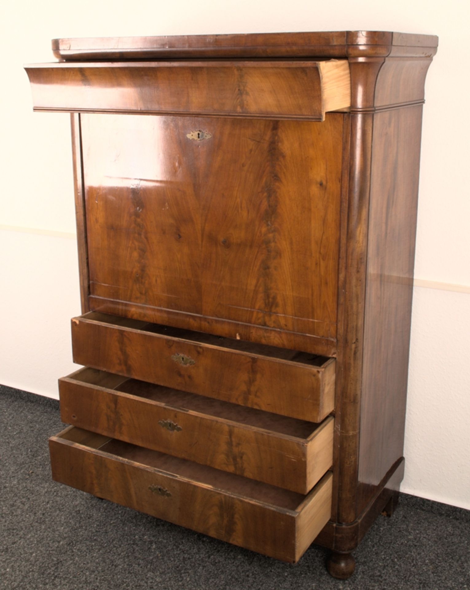 Antiker Biedermeier Standsekretär, deutsch um 1840. Mahagoni massiv & furniert. Formschöner, - Bild 18 aus 22