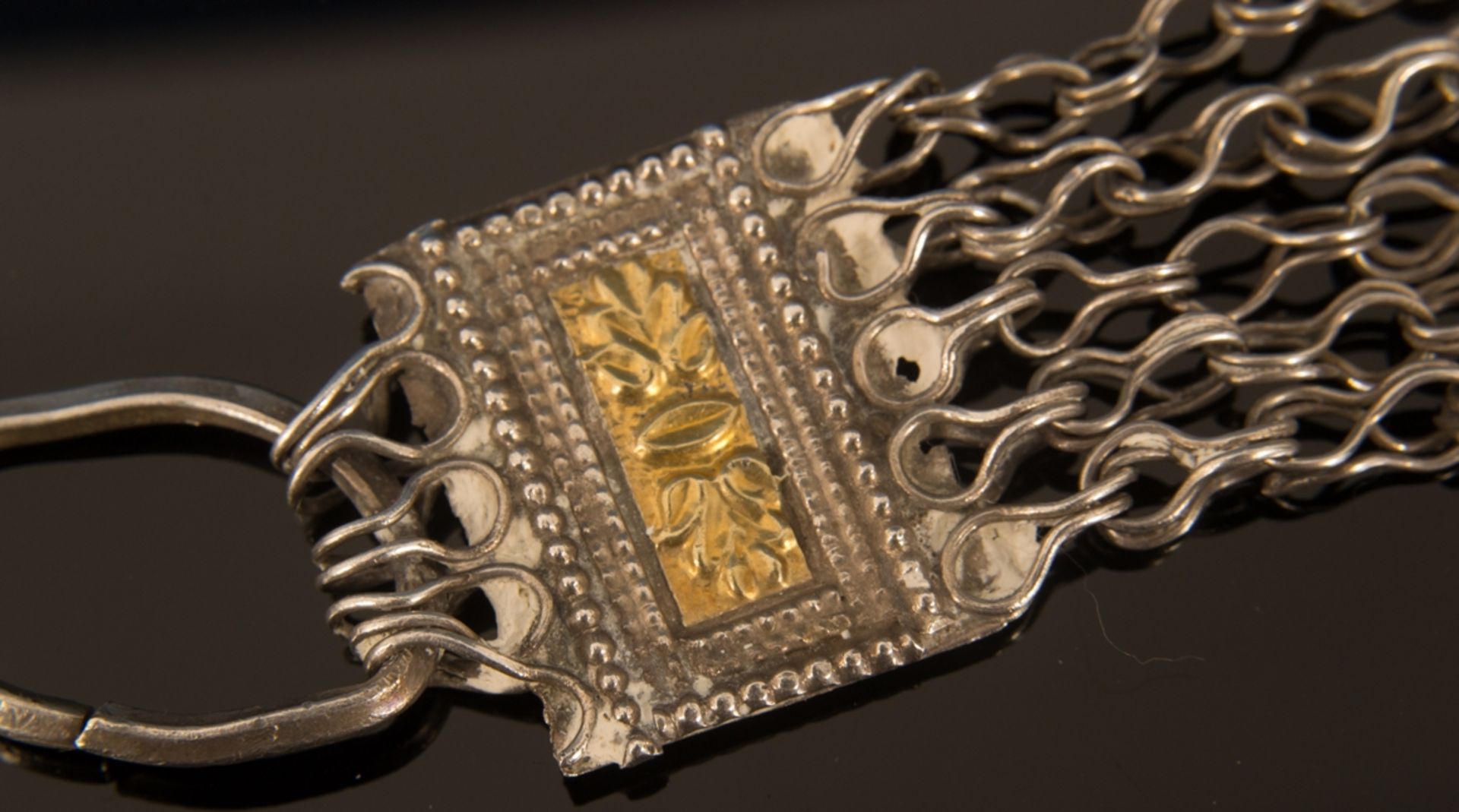 Gliederarmband aus dem Oman. Silber, teilweise vergoldet, ungestempelt. Länge ca. 35 cm. - Bild 5 aus 11
