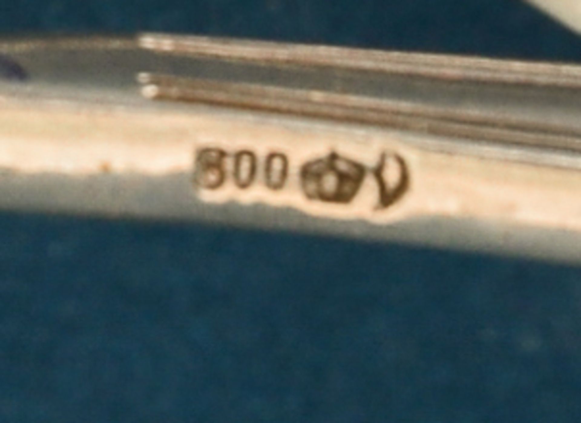 Gebäckzange/Aufschnittgabel, 800er Silber, Länge ca. 19 cm, ca. 66 gr., schöner Erhalt. - Image 4 of 5