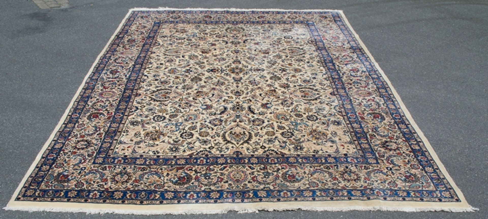 Großer, eleganter Orientteppich, Iran, Ende 20. Jhd., ca. 290 x 450 cm. Durchgemusterter Fond, - Bild 3 aus 17