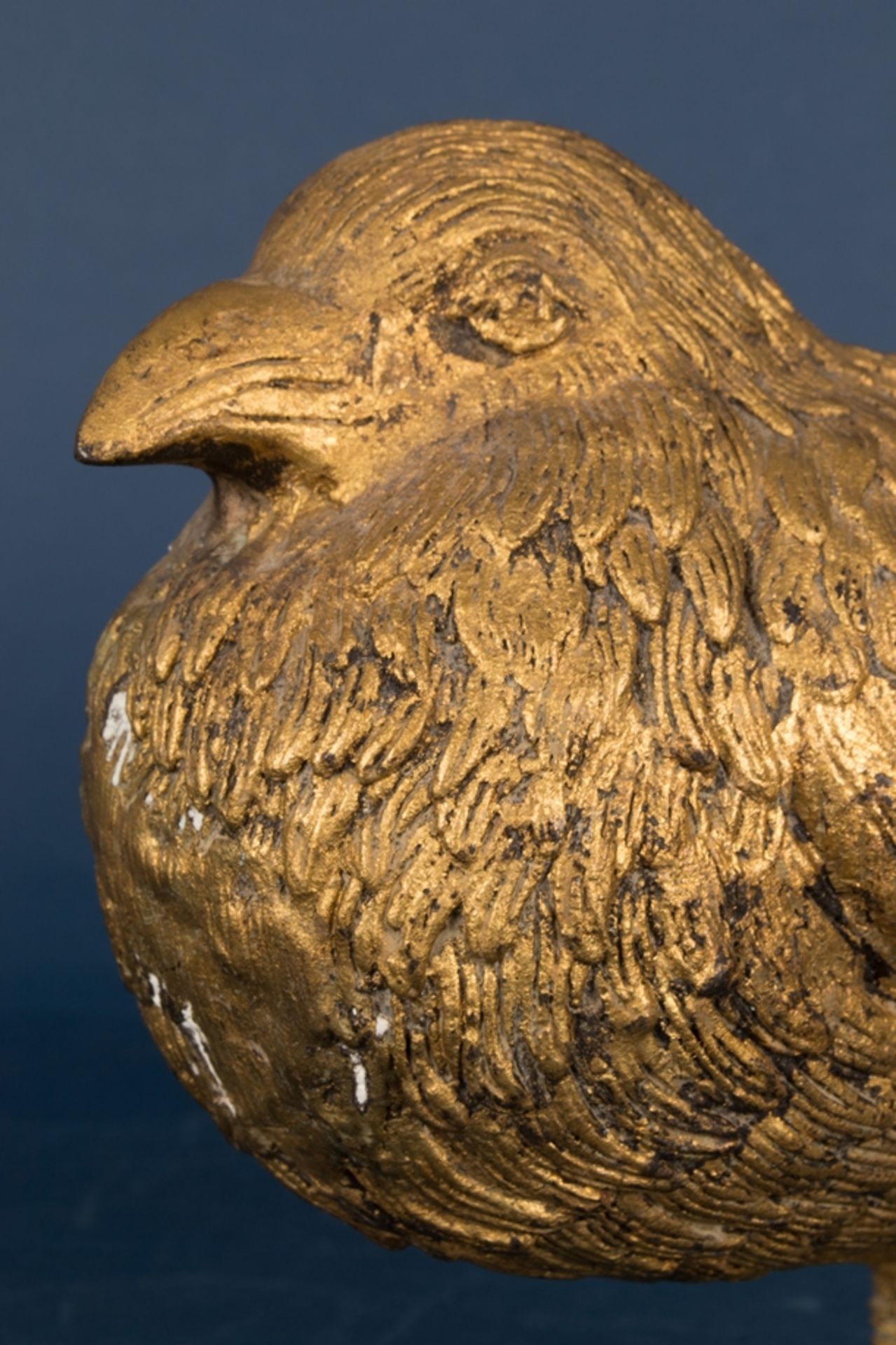 "TAUBE" - Goldbronzierter Metallguss eines stehenden Vogels. Ungemarkt/unbezeichnet. Höhe ca. 16,5 - Bild 6 aus 7