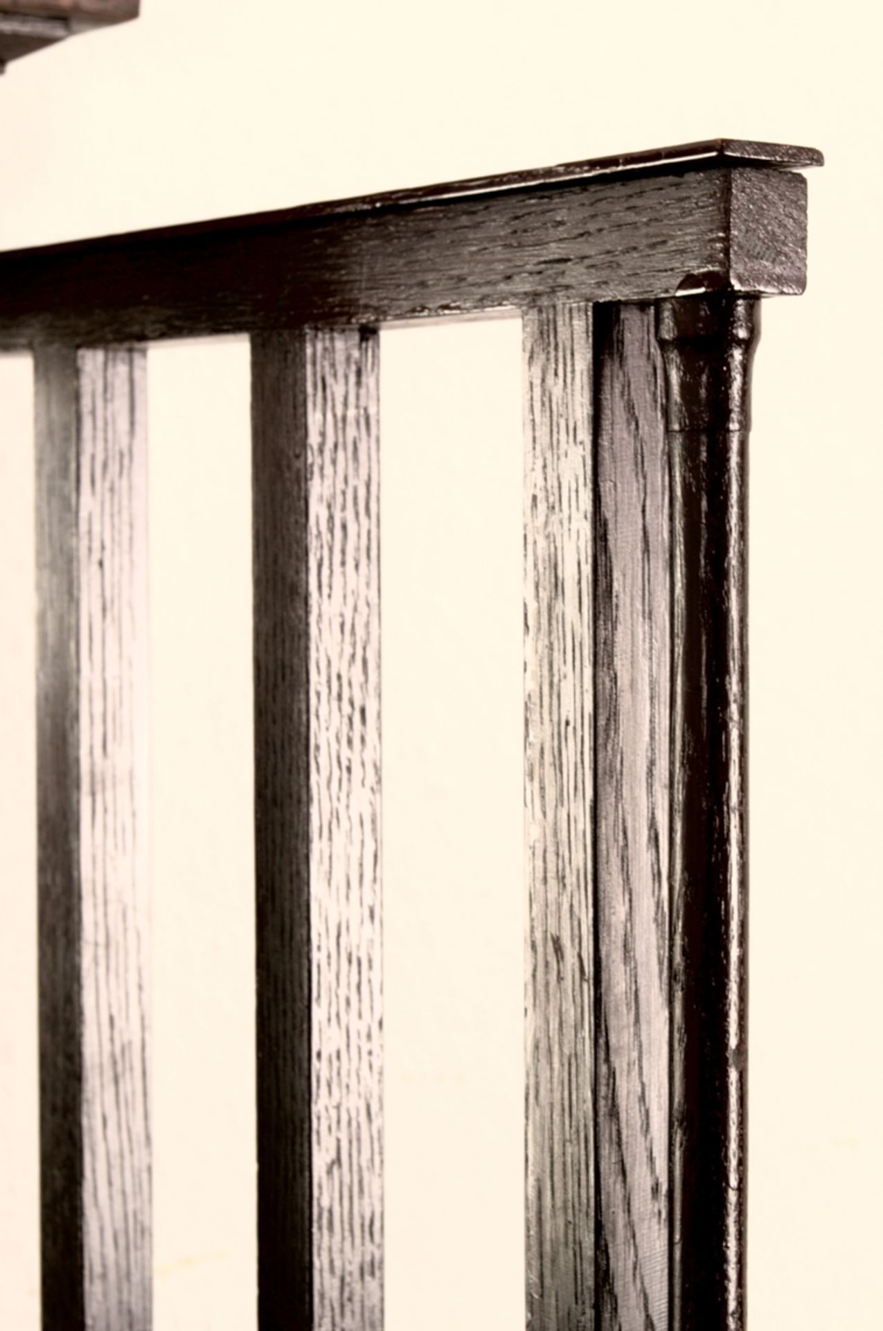 Eleganter Zierschrank/Vertiko mit Spiegelaufsatz. Jugendstil um 1910/20. Eiche massiv & furniert, - Bild 15 aus 16