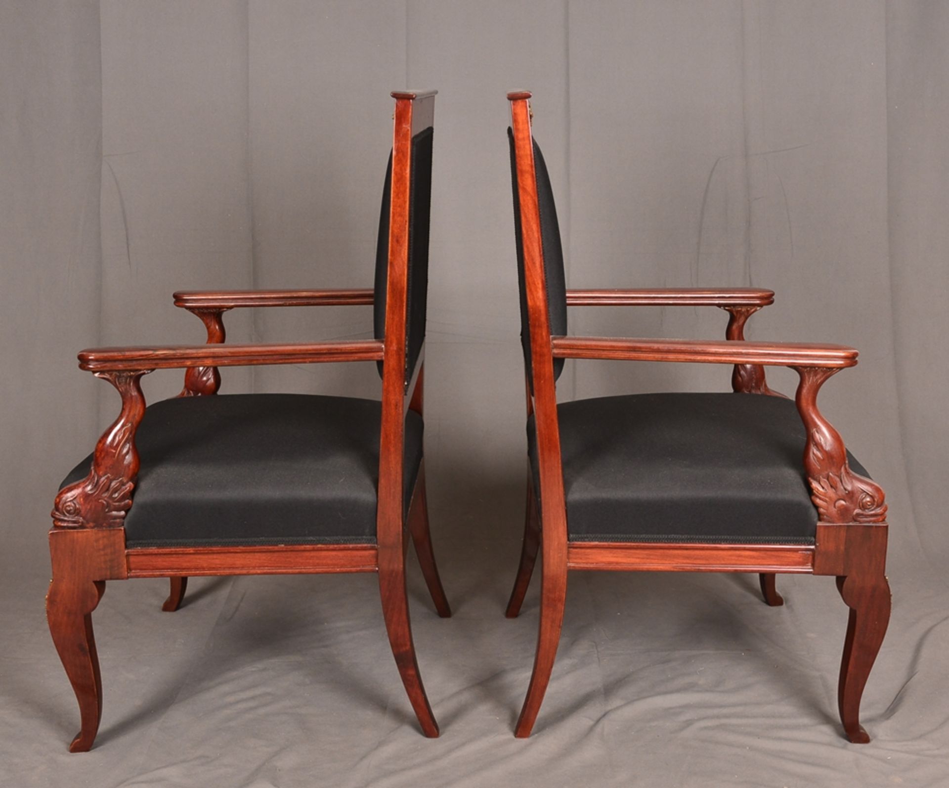 Paar Armlehnstühle. Empire-Stil, Mahagoni, aufwändig mit Messingapplikationen verziert. Vor - Bild 8 aus 9