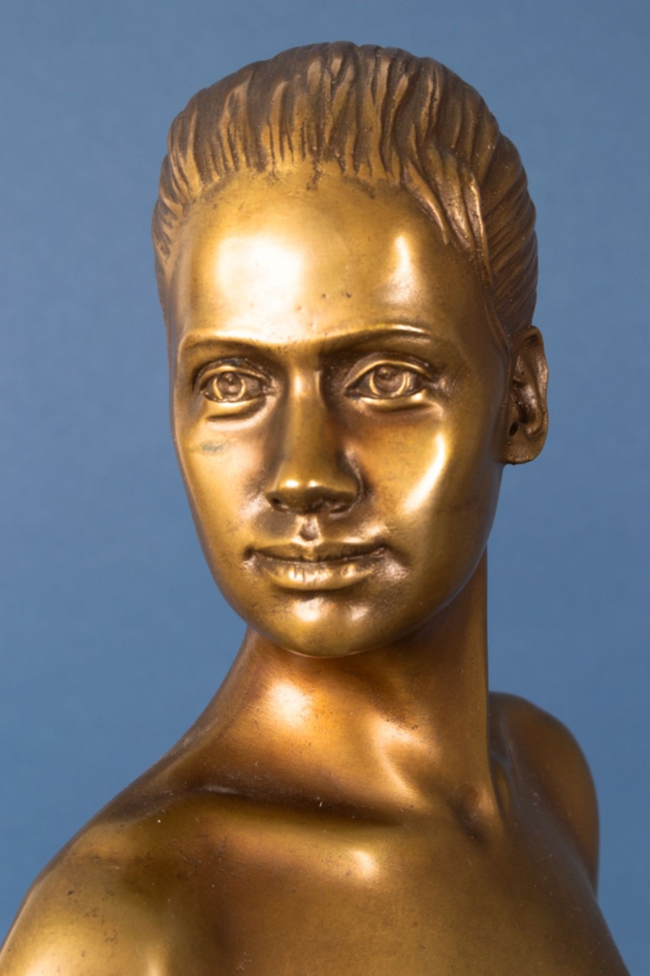 "Mädchen auf dem Weg" (Original Titel), multiple, goldbraun patinierte Bronze des Karl-Ludwig - Bild 15 aus 15