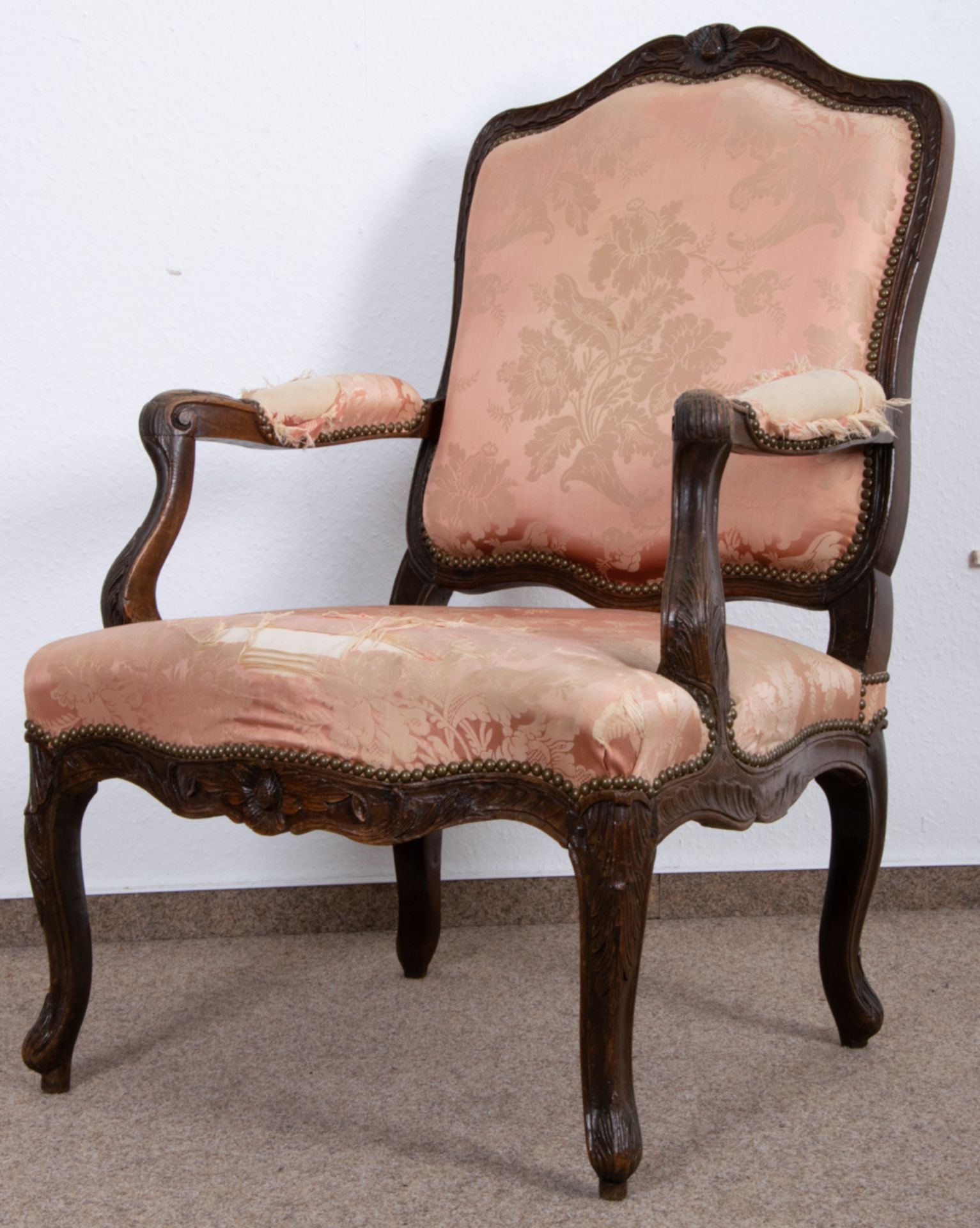 Louis XV Fauteuil/Armlehnstuhl, Barock 18./19. Jhd. Zarge monogrammiert: "T. G.". Geschnitztes - Bild 6 aus 15