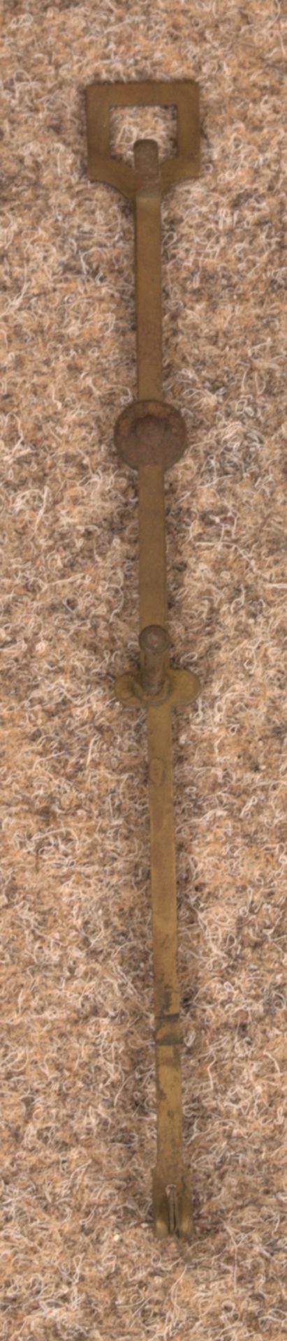 Bodenstanduhr. Helles Eichengehäuse mit Rundbogenabschluß, zweigewichtiges Uhrwerk mit Schlag auf - Image 3 of 9