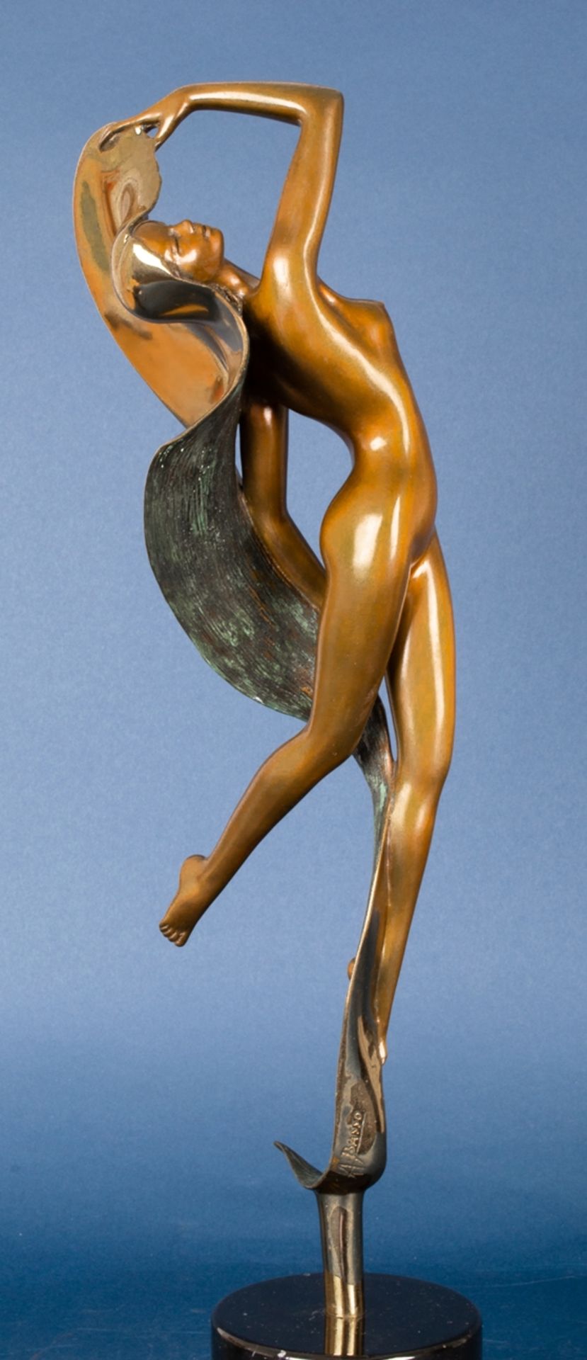 "Erotische Tänzerin" mit langem Haar. Multiple Bronze des Angelo Basso (1943 - 2011), Basso war - Bild 3 aus 9