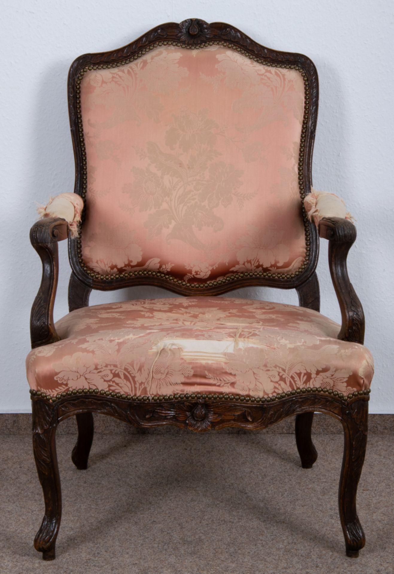 Louis XV Fauteuil/Armlehnstuhl, Barock 18./19. Jhd. Zarge monogrammiert: "T. G.". Geschnitztes - Bild 11 aus 15