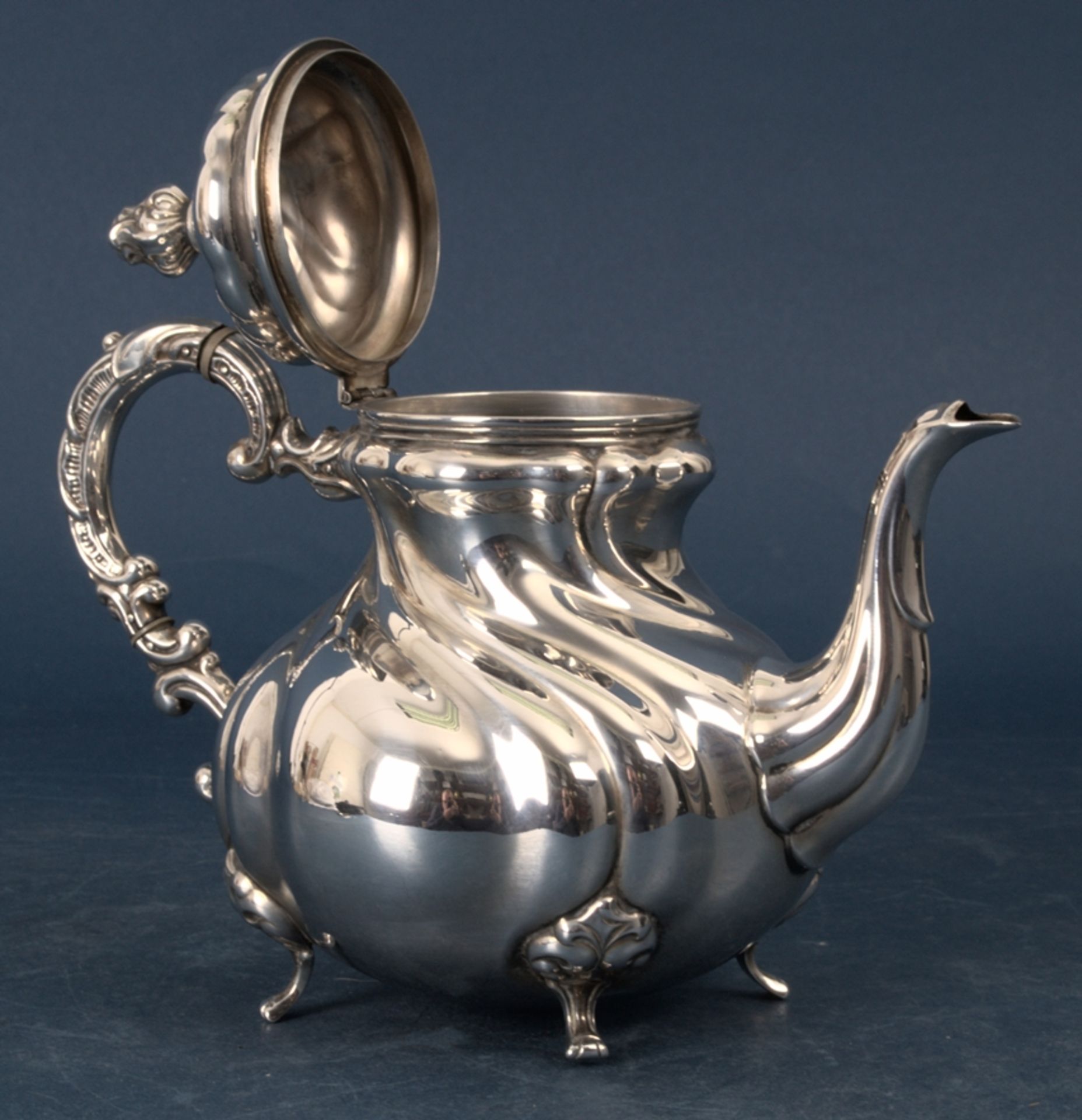 Bauchige Teekanne im Barockstil, massives 925er Sterlingsilber, Höhe ca. 18 cm, ca. 355 gr. - Image 4 of 8