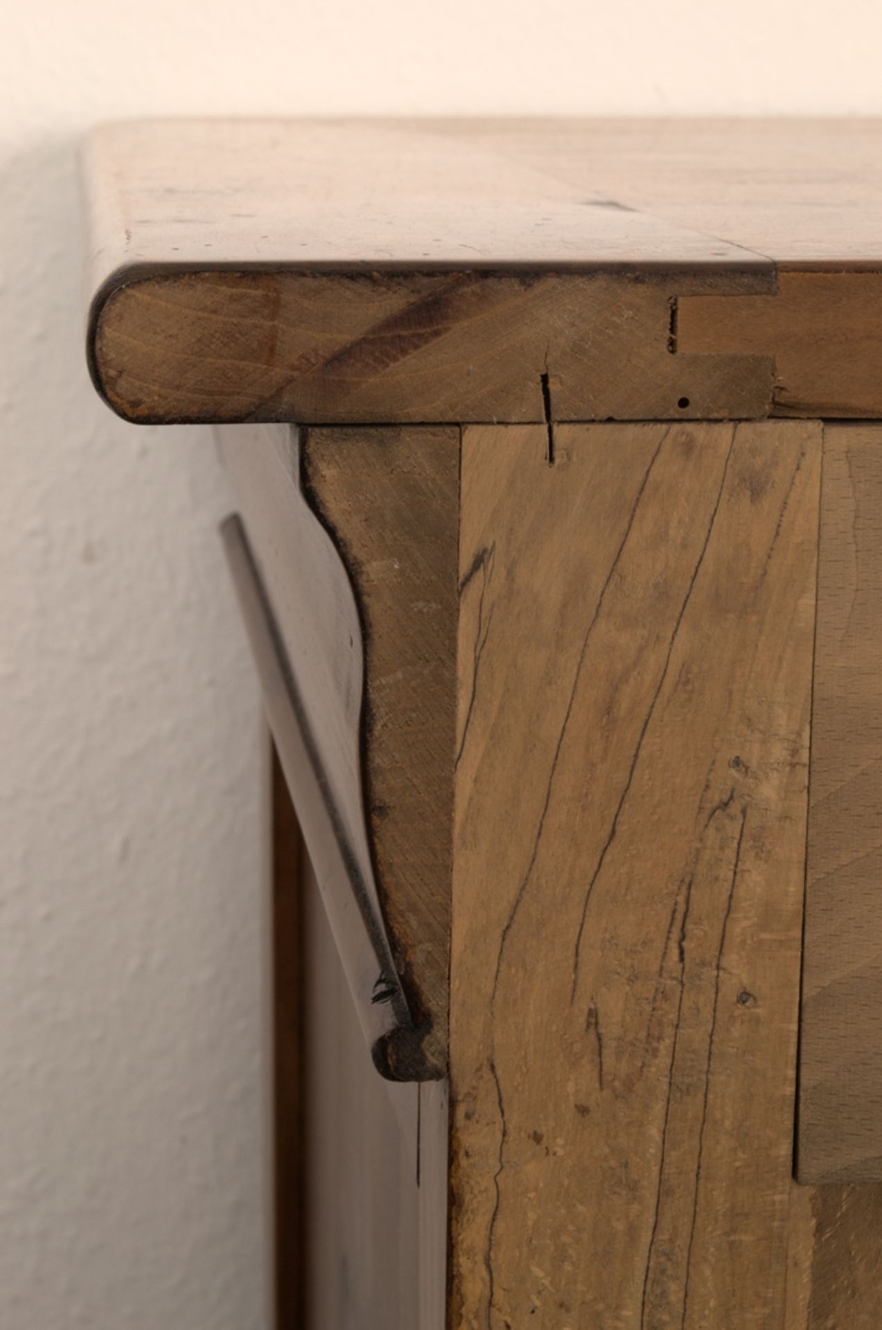 Eintüriges Kommodenschränkchen, sog. Halbschrank, Kirschbaum, Stil Biedermeier/Stil Charles X, - Bild 12 aus 14