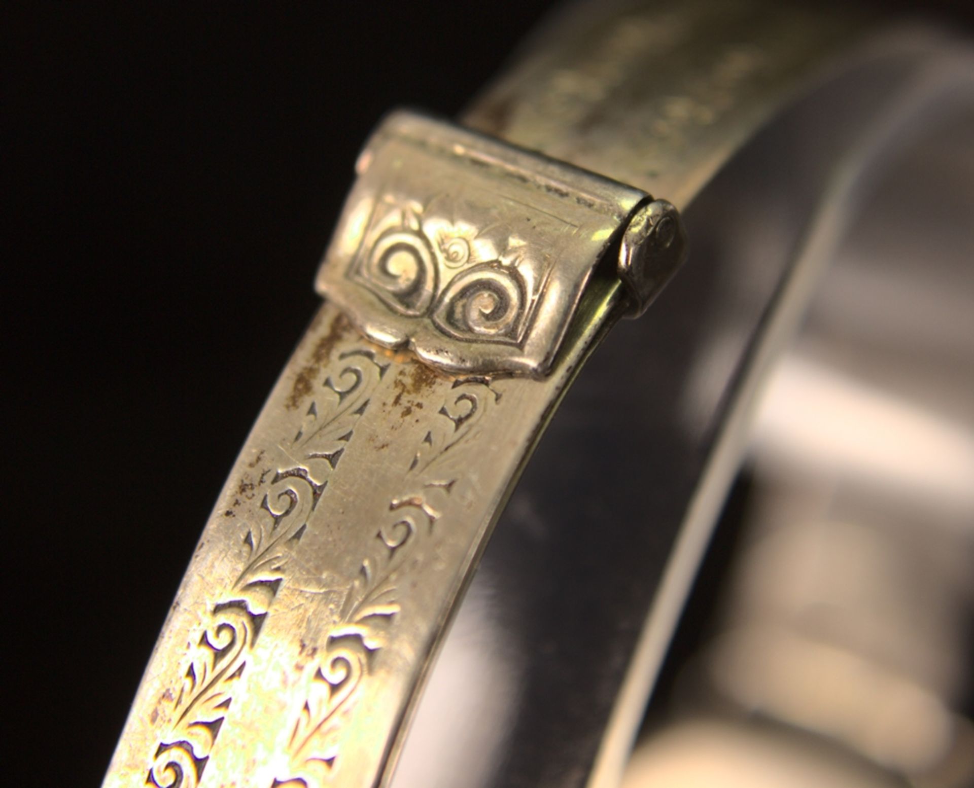 3 teiliges Konvolut versch. älterer/ antiker Damenarmbanduhren, 2x Silber & 1x vergoldetes - Image 6 of 11