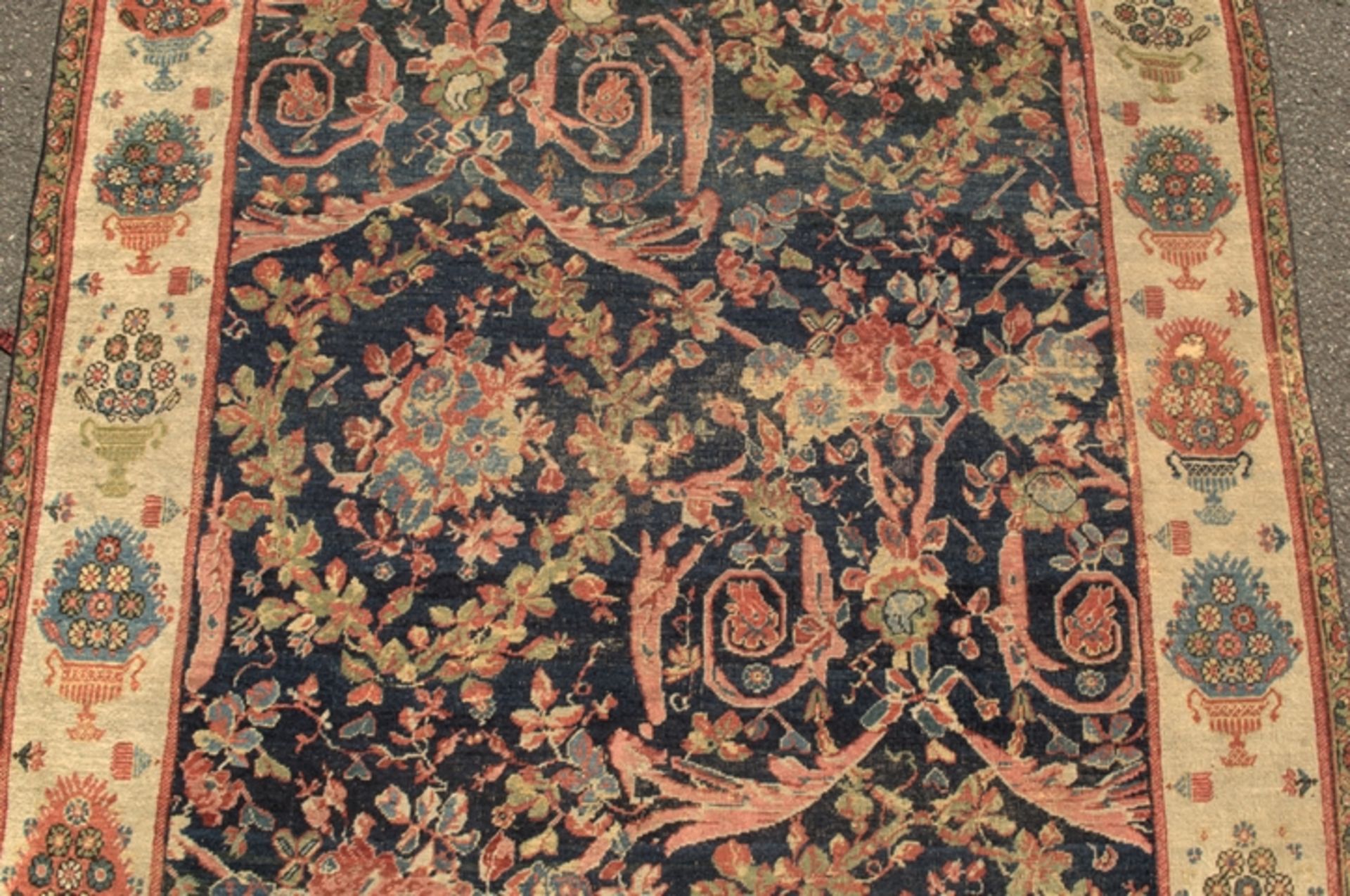 Antiker Teppich, wohl um 1900, dunkelblauer Fond mit floral durchgemustertem Dekor, - Bild 11 aus 13