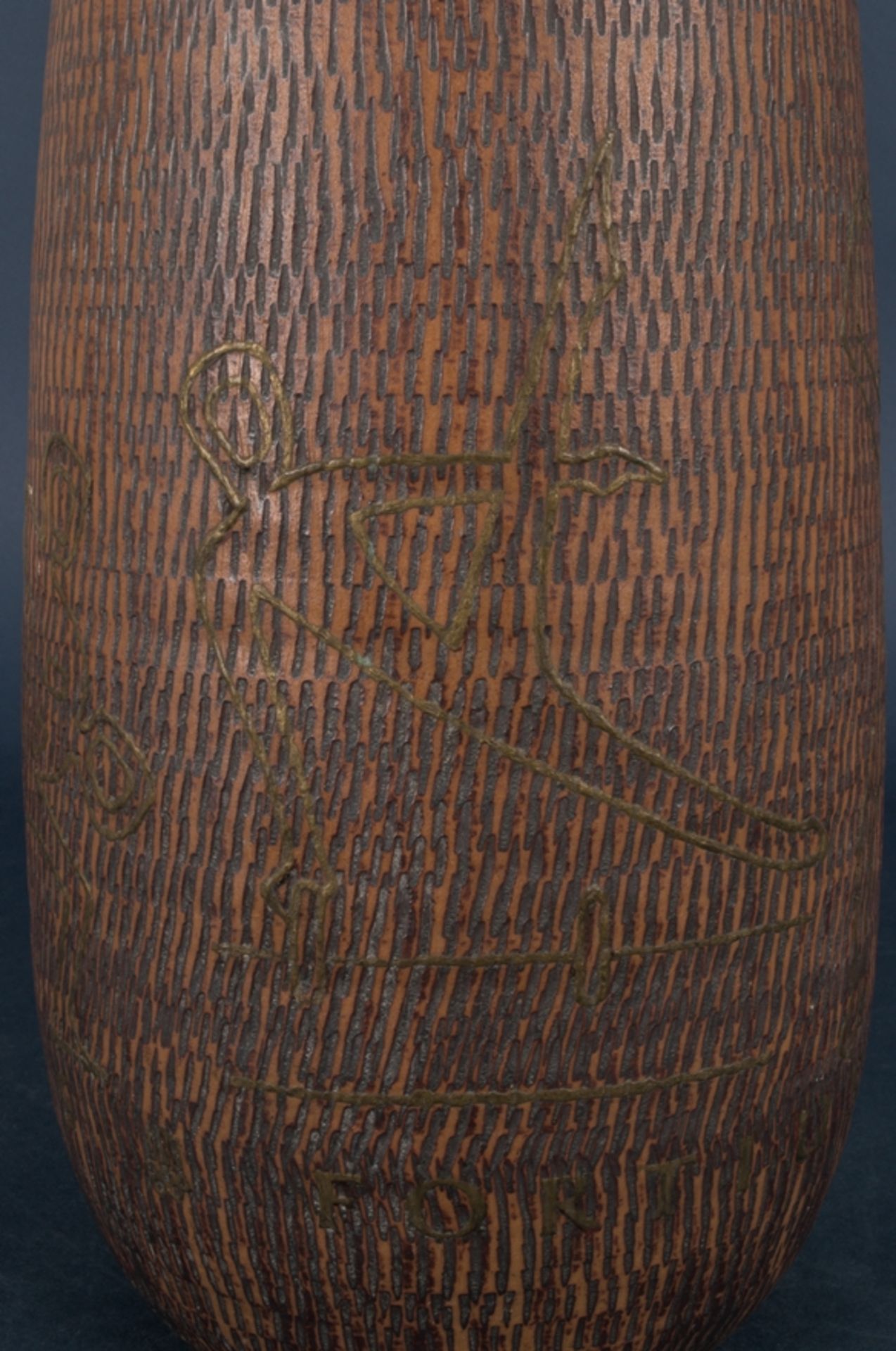 DDR "Olympia" Vase von 1967, konisch sich nach oben hin verjüngende reliefierte Vase mit zartem - Bild 4 aus 13